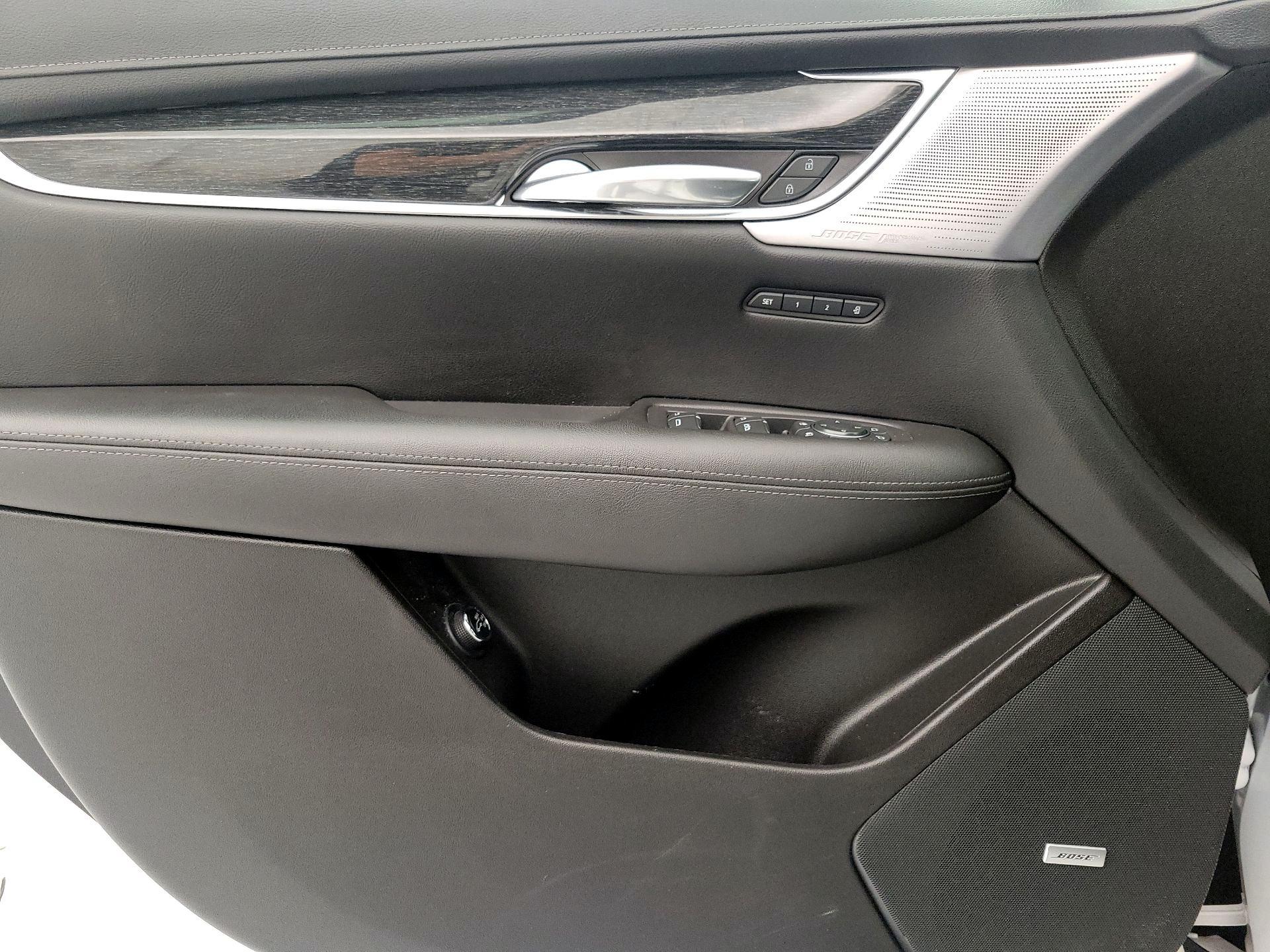 Thumbnail: 2021 Cadillac XT5 - 12