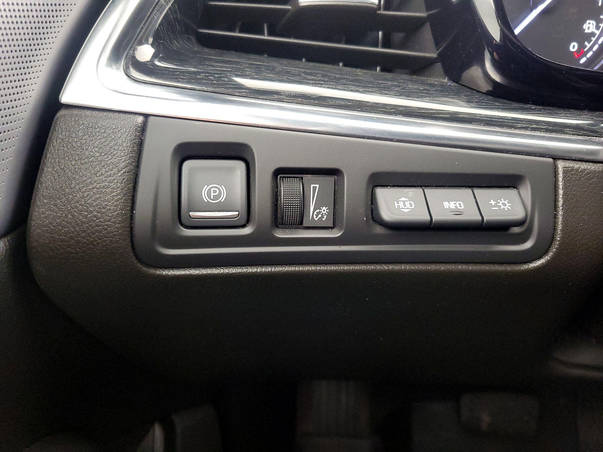 Thumbnail: 2021 Cadillac XT5 - 13