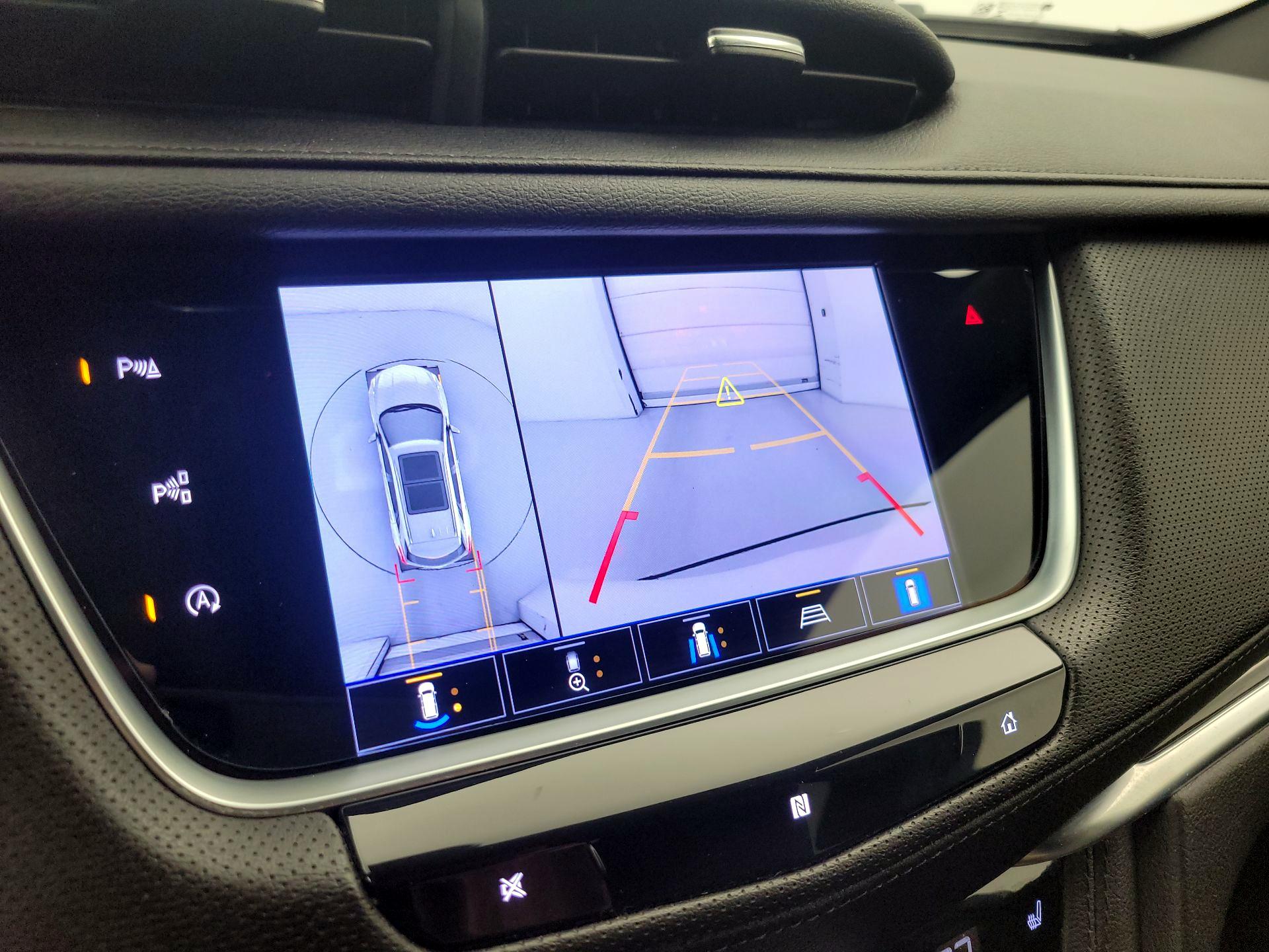 Thumbnail: 2021 Cadillac XT5 - 14