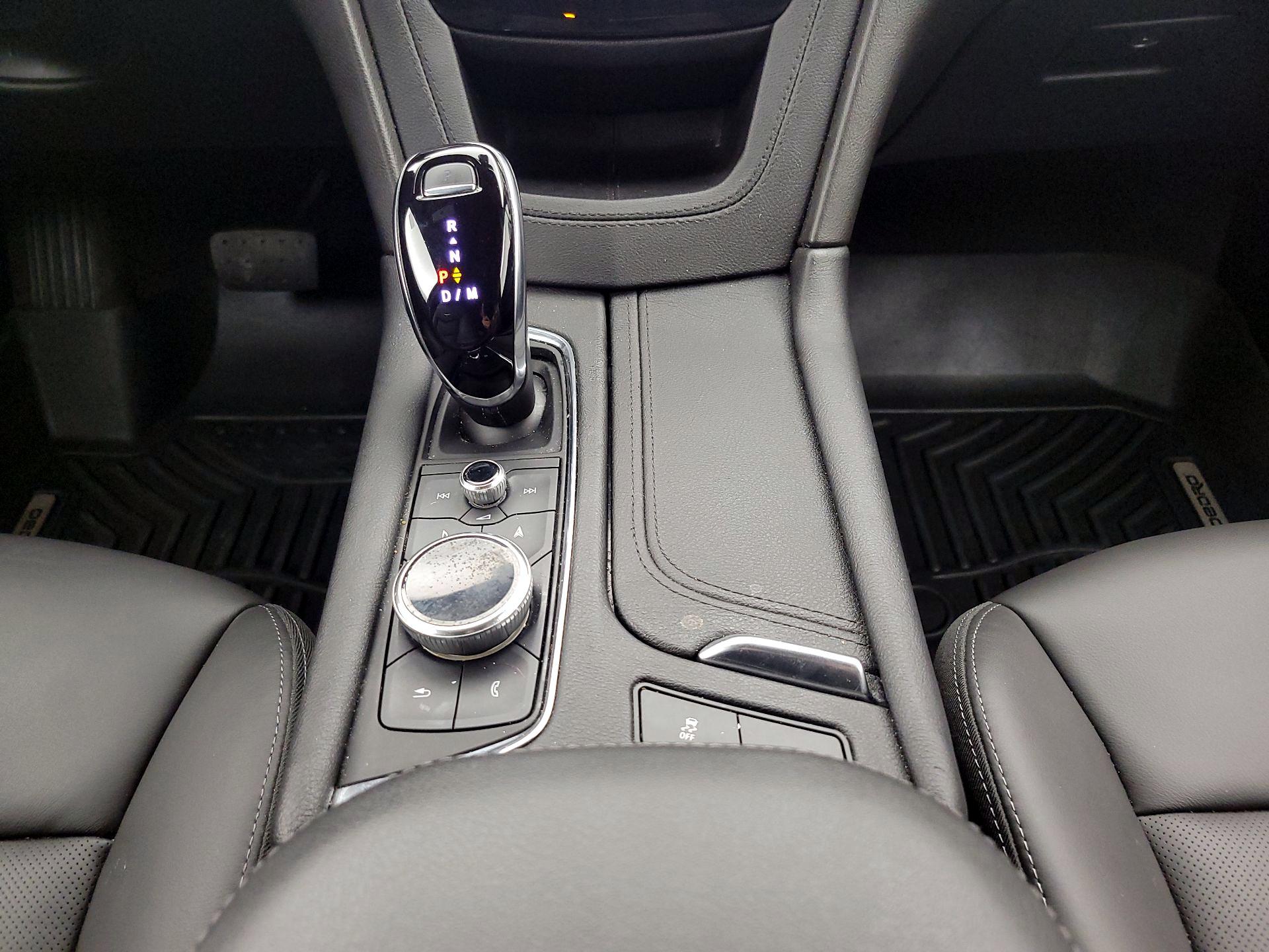 Thumbnail: 2021 Cadillac XT5 - 17