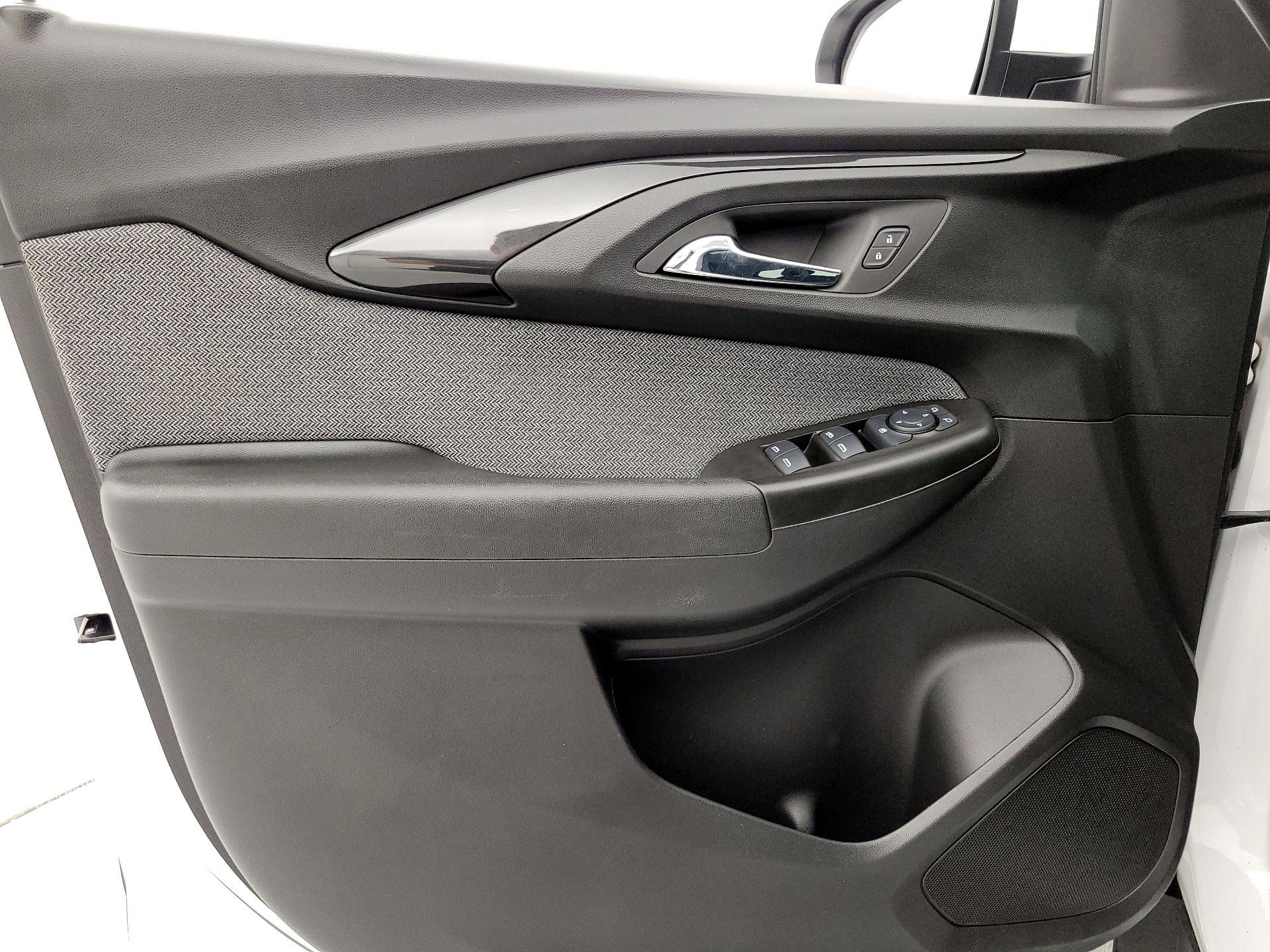 Thumbnail: 2023 Chevrolet TrailBlazer - 12