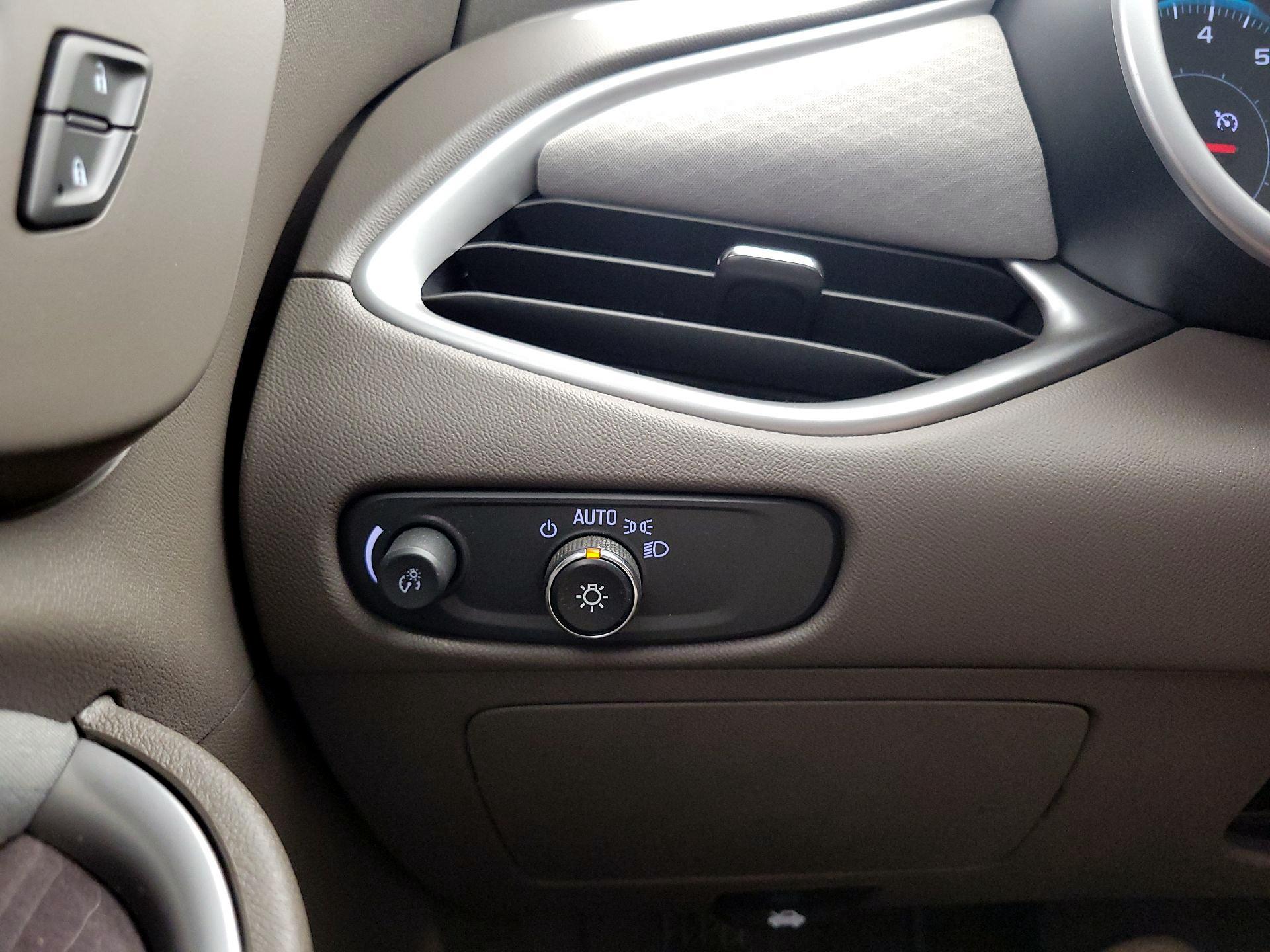 Thumbnail: 2022 Chevrolet Malibu - 13