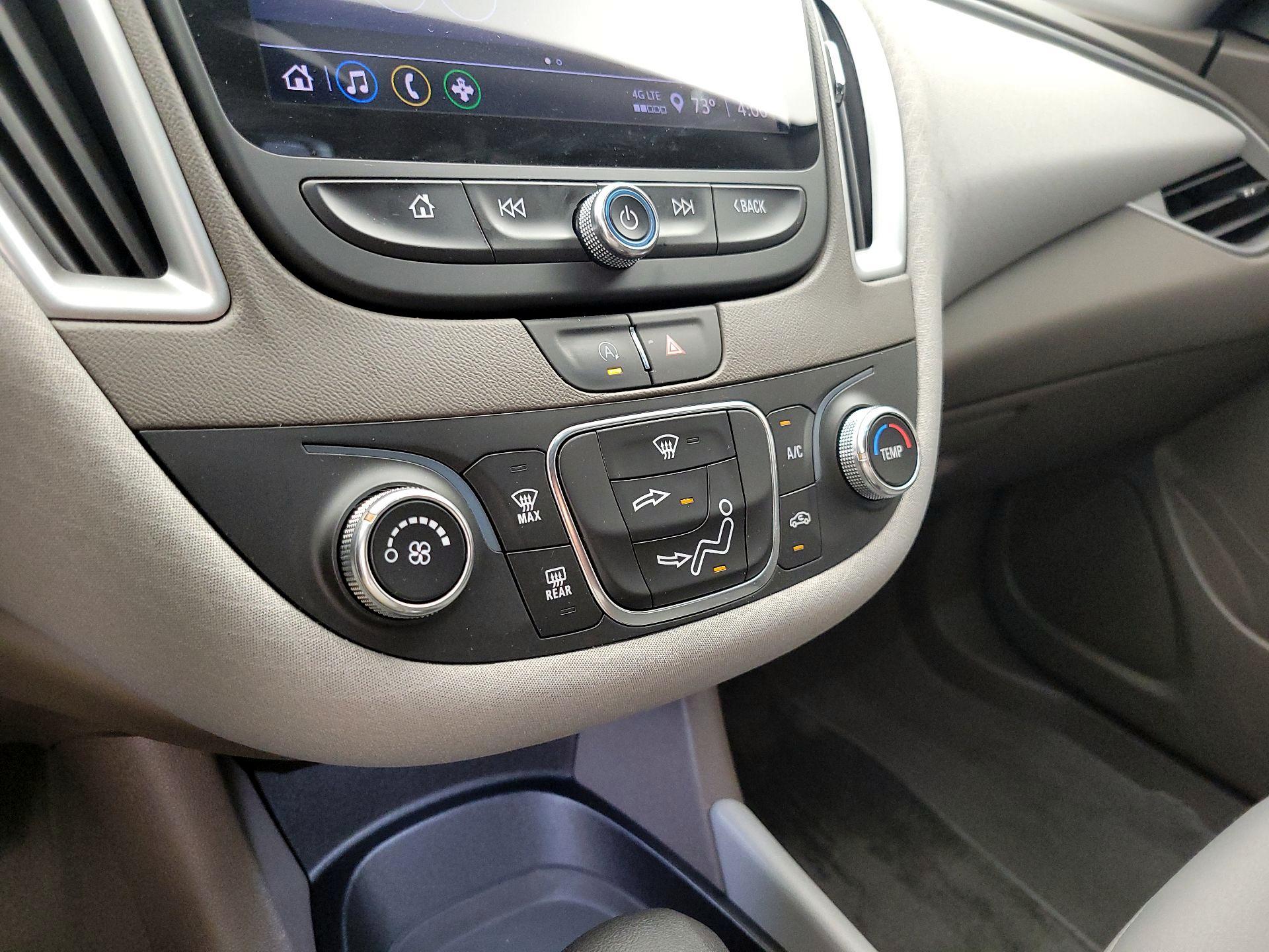 Thumbnail: 2022 Chevrolet Malibu - 16