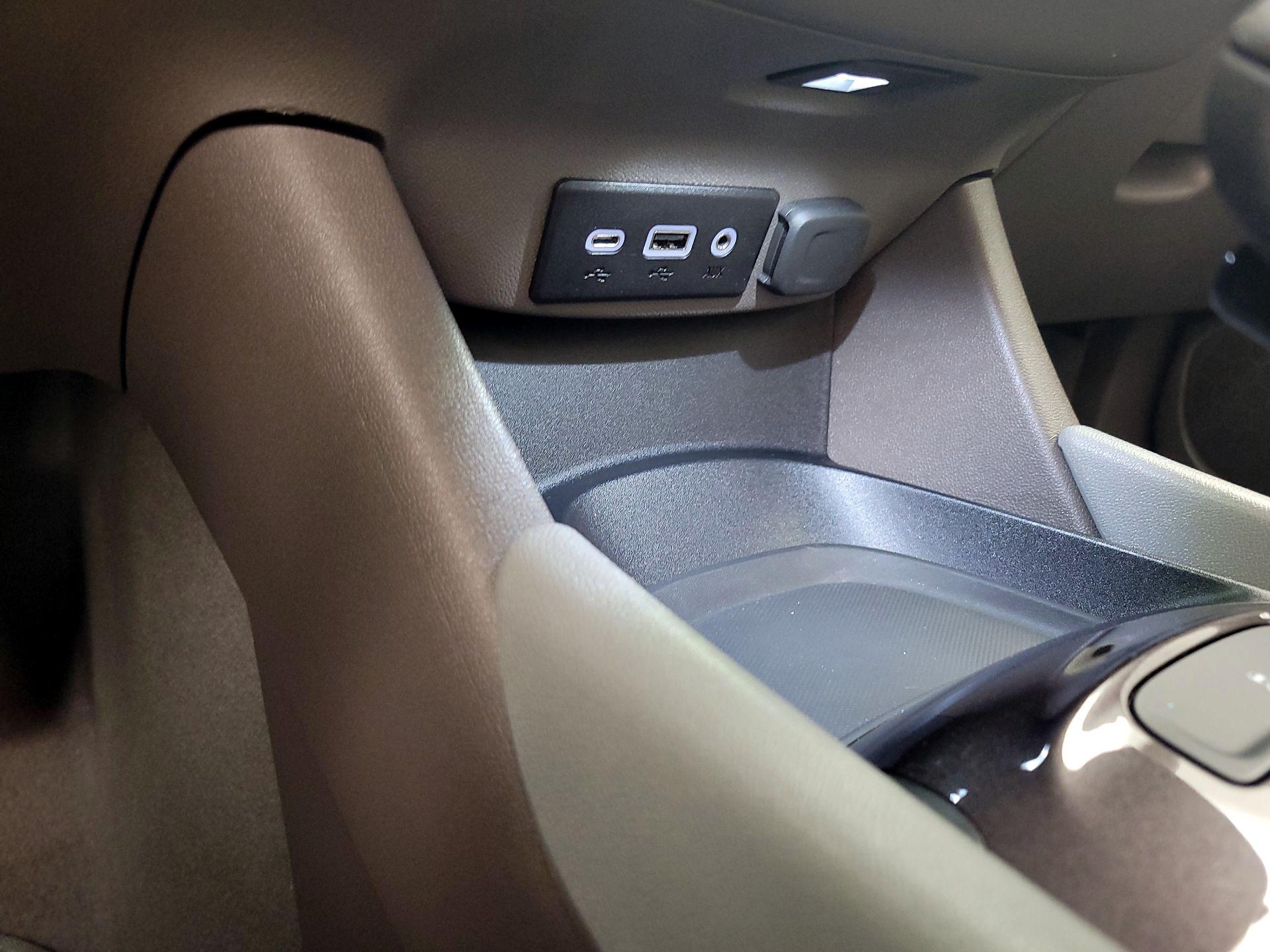 Thumbnail: 2022 Chevrolet Malibu - 18