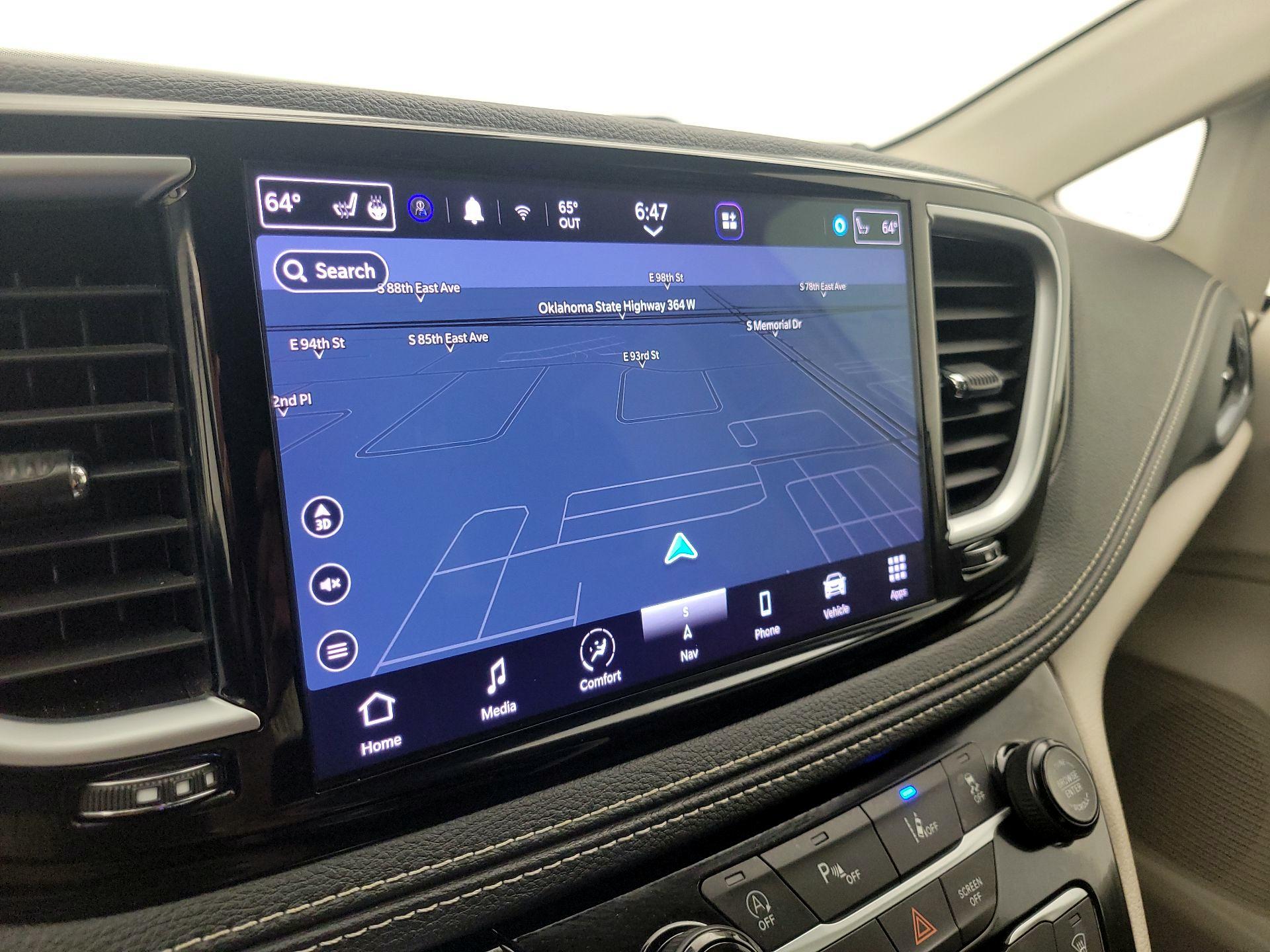 Thumbnail: 2023 Chrysler Pacifica - 14