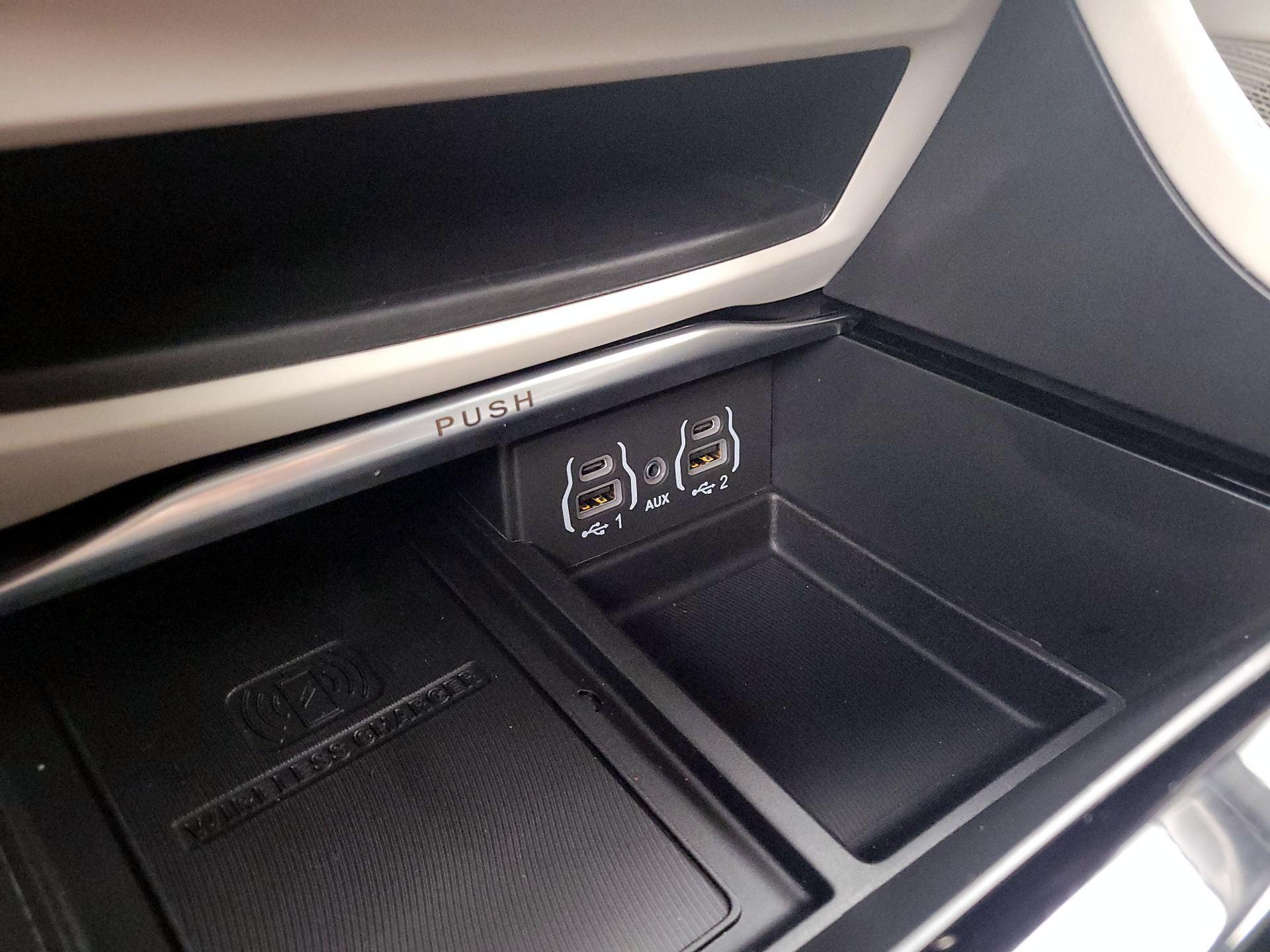 Thumbnail: 2023 Chrysler Pacifica - 19