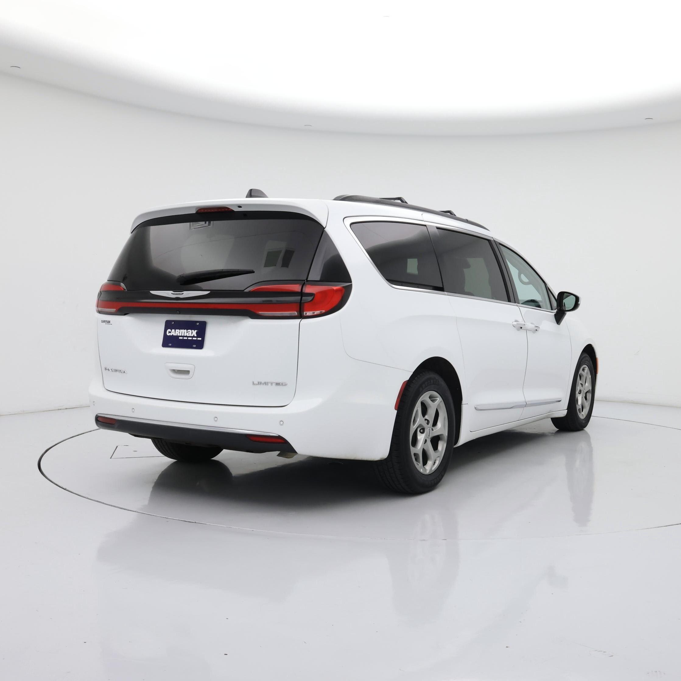 Thumbnail: 2023 Chrysler Pacifica - 8