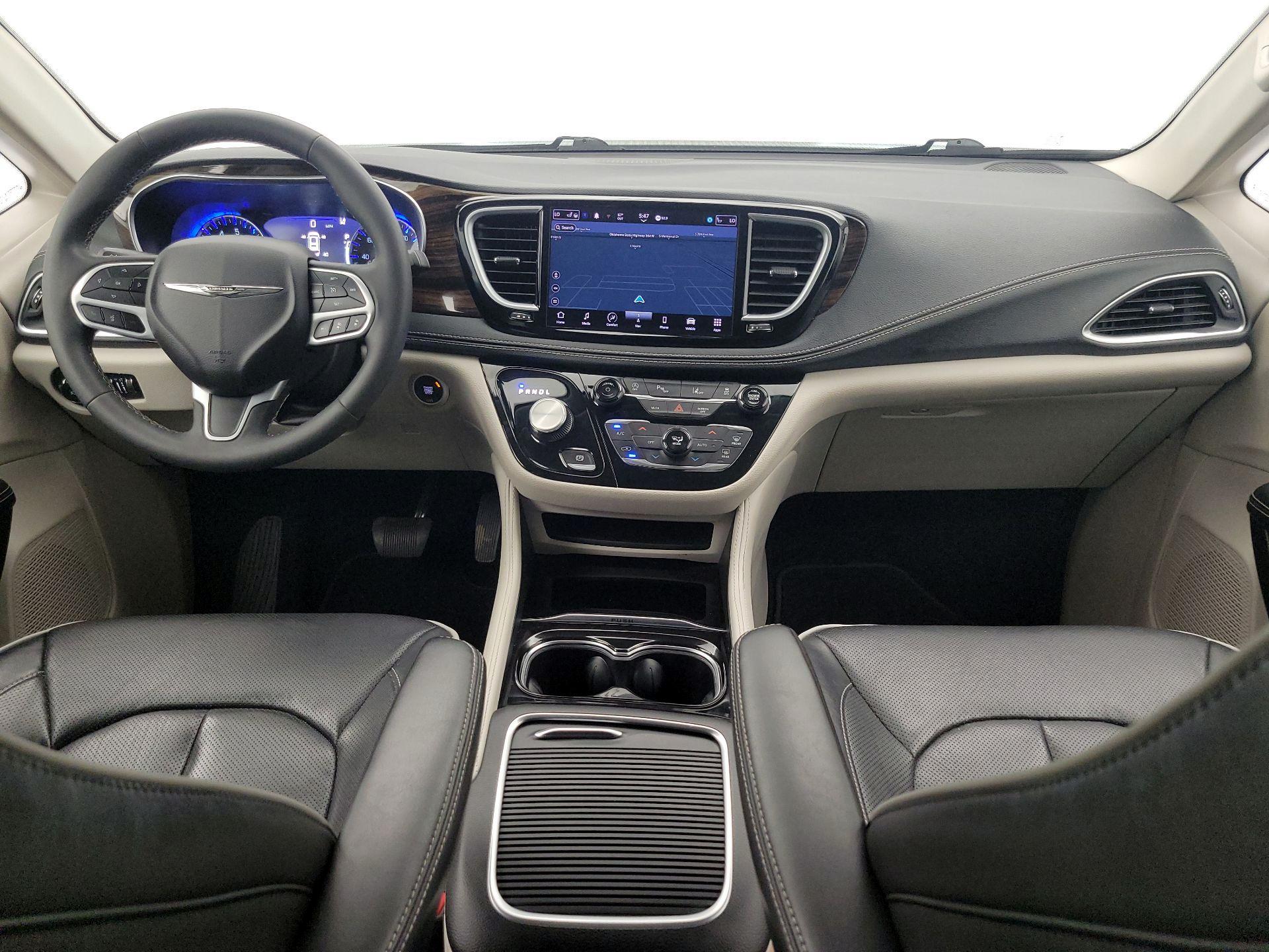 Thumbnail: 2023 Chrysler Pacifica - 9