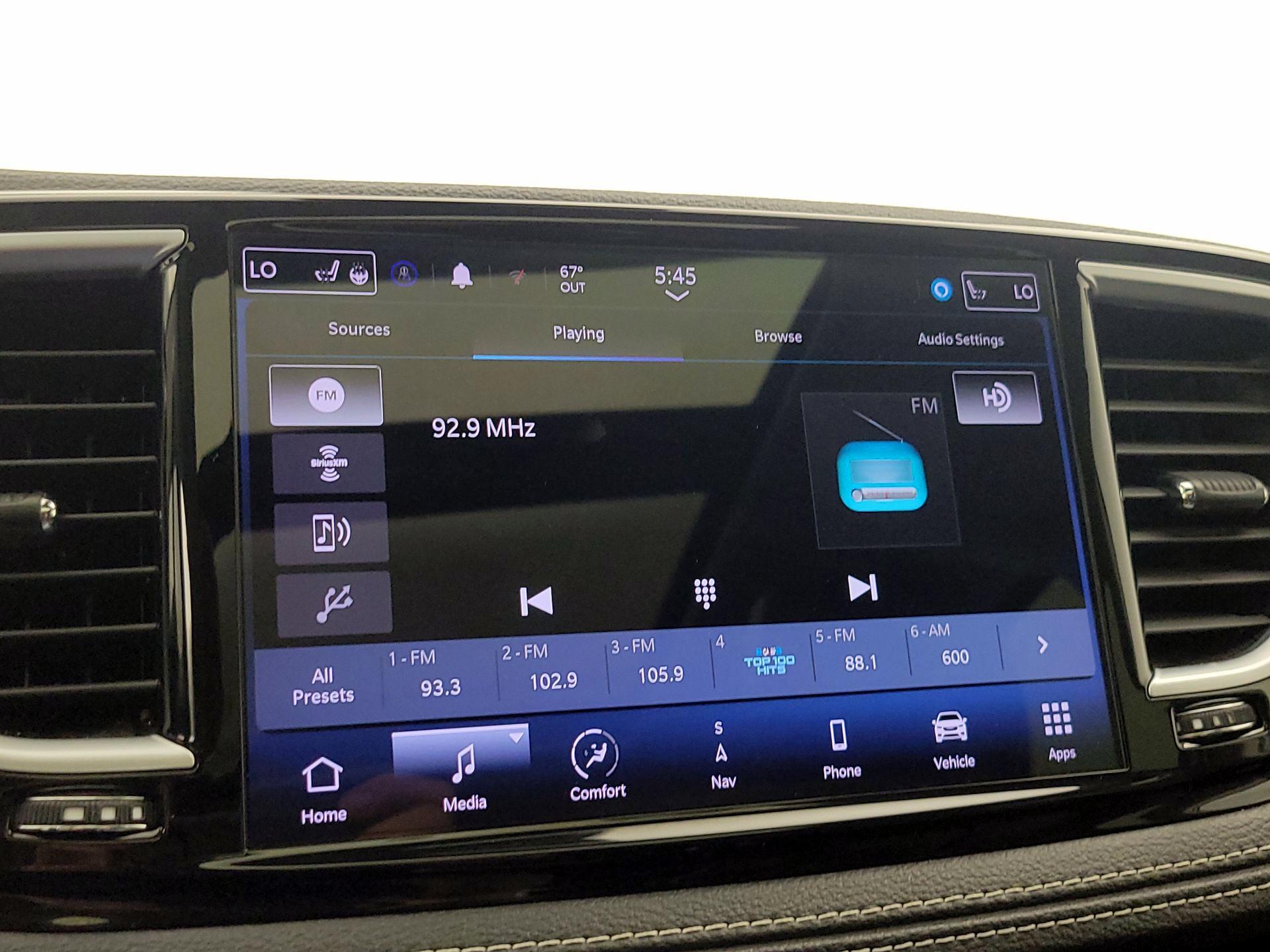 Thumbnail: 2023 Chrysler Pacifica - 16