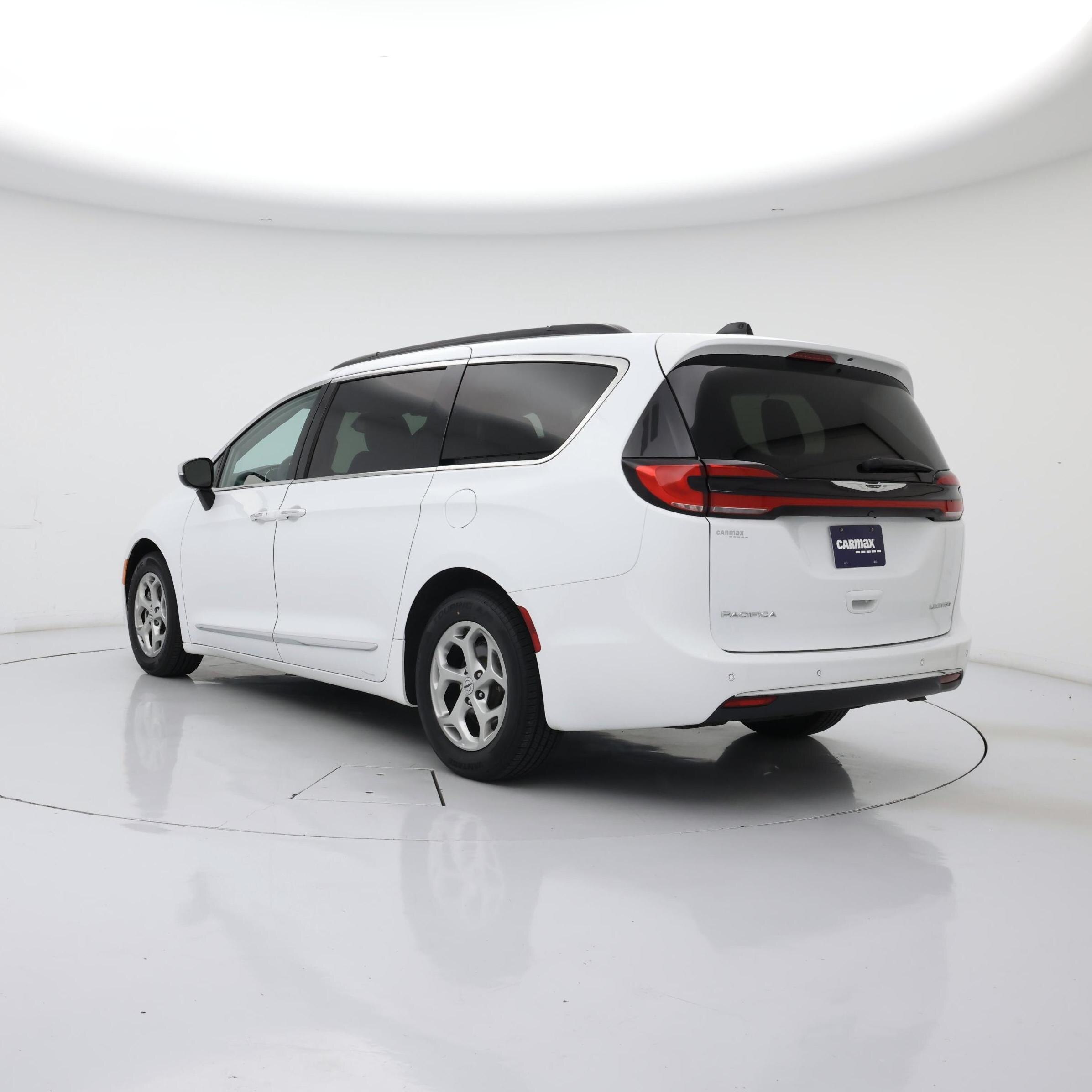 Thumbnail: 2023 Chrysler Pacifica - 2