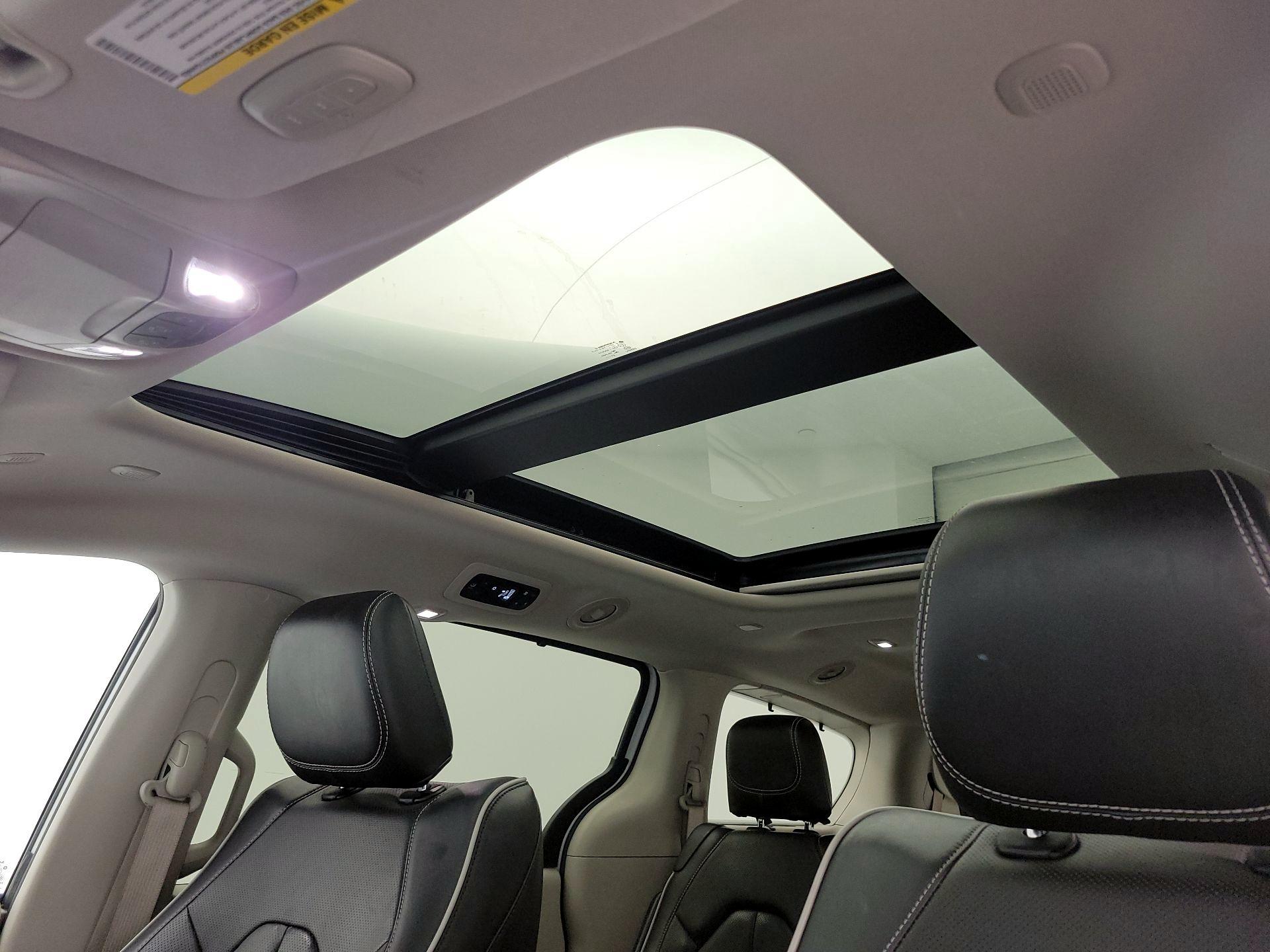 Thumbnail: 2023 Chrysler Pacifica - 20