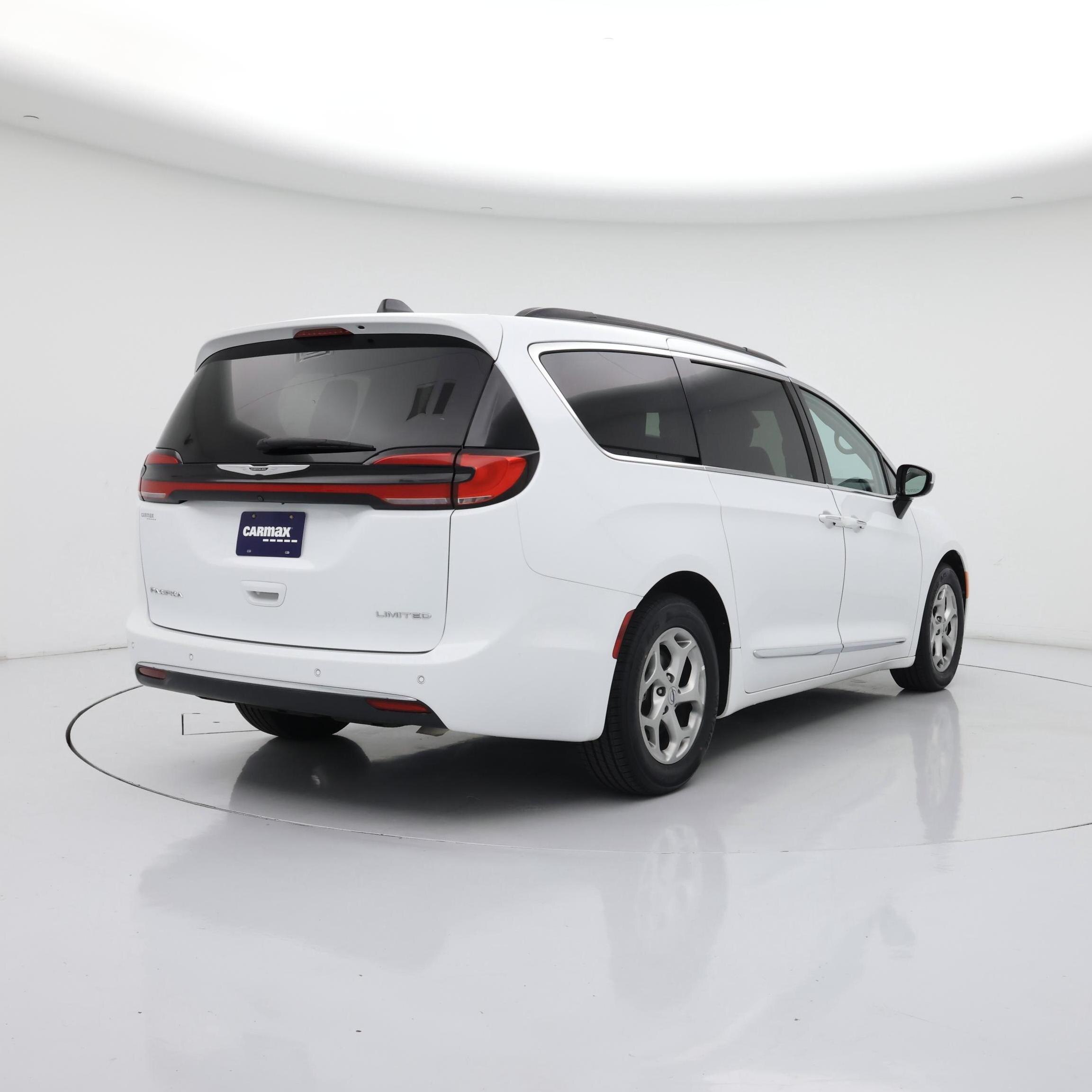 Thumbnail: 2023 Chrysler Pacifica - 8