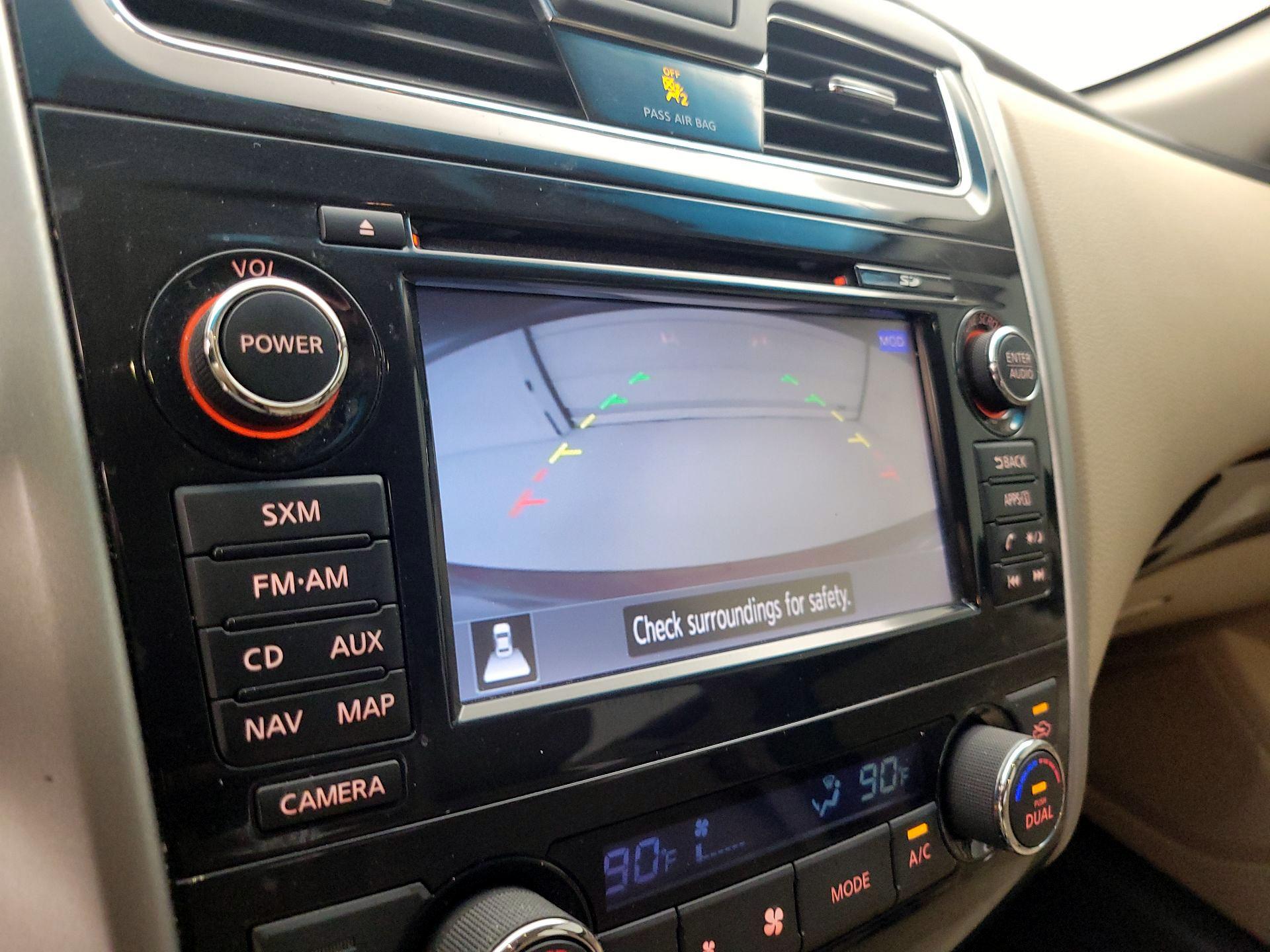 Thumbnail: 2015 Nissan Altima - 15