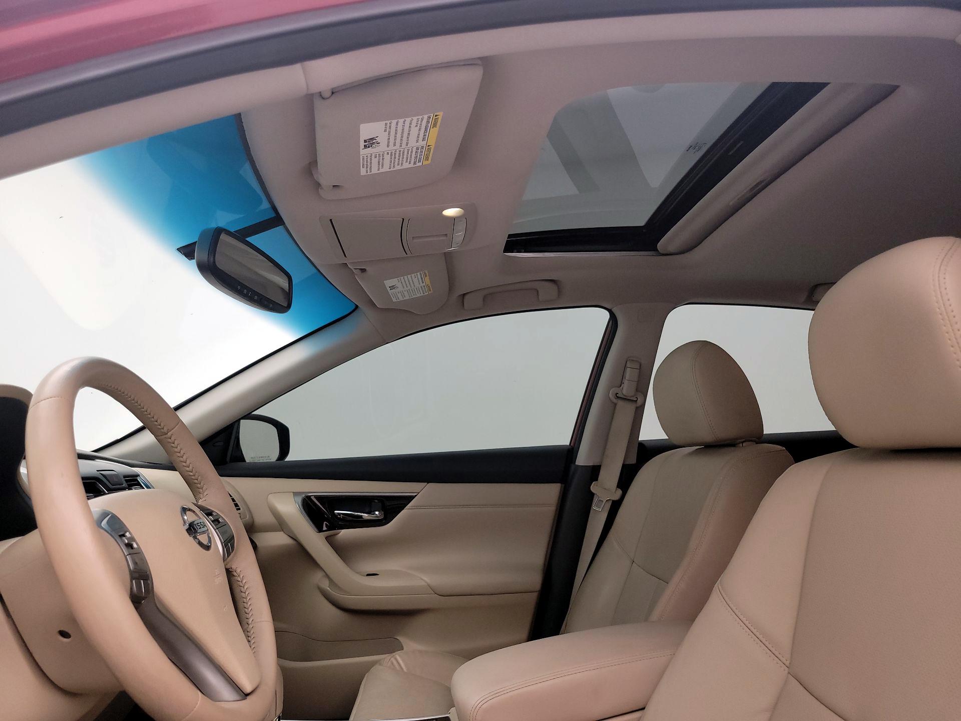 Thumbnail: 2015 Nissan Altima - 20