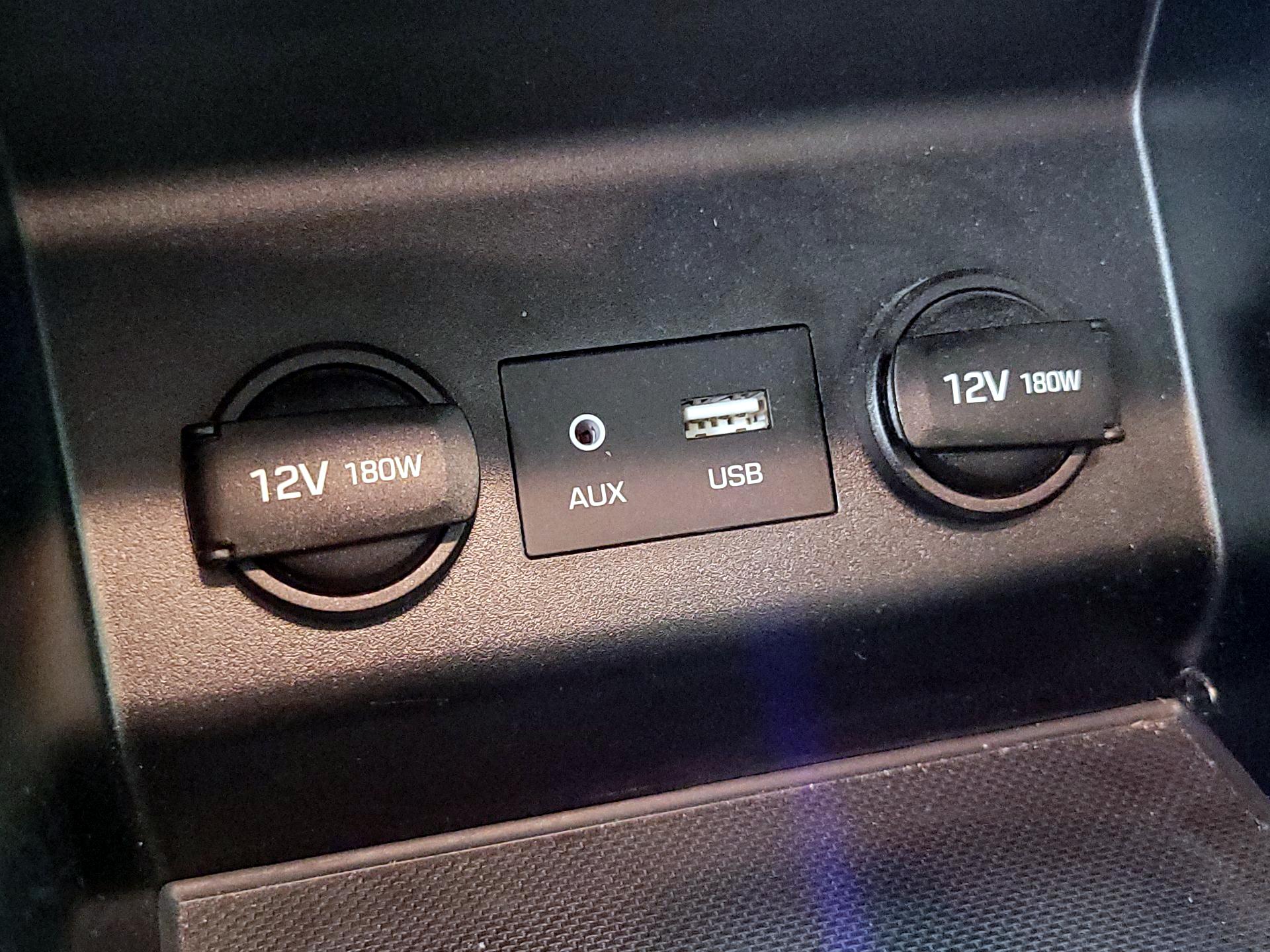 Thumbnail: 2020 Hyundai Elantra - 18