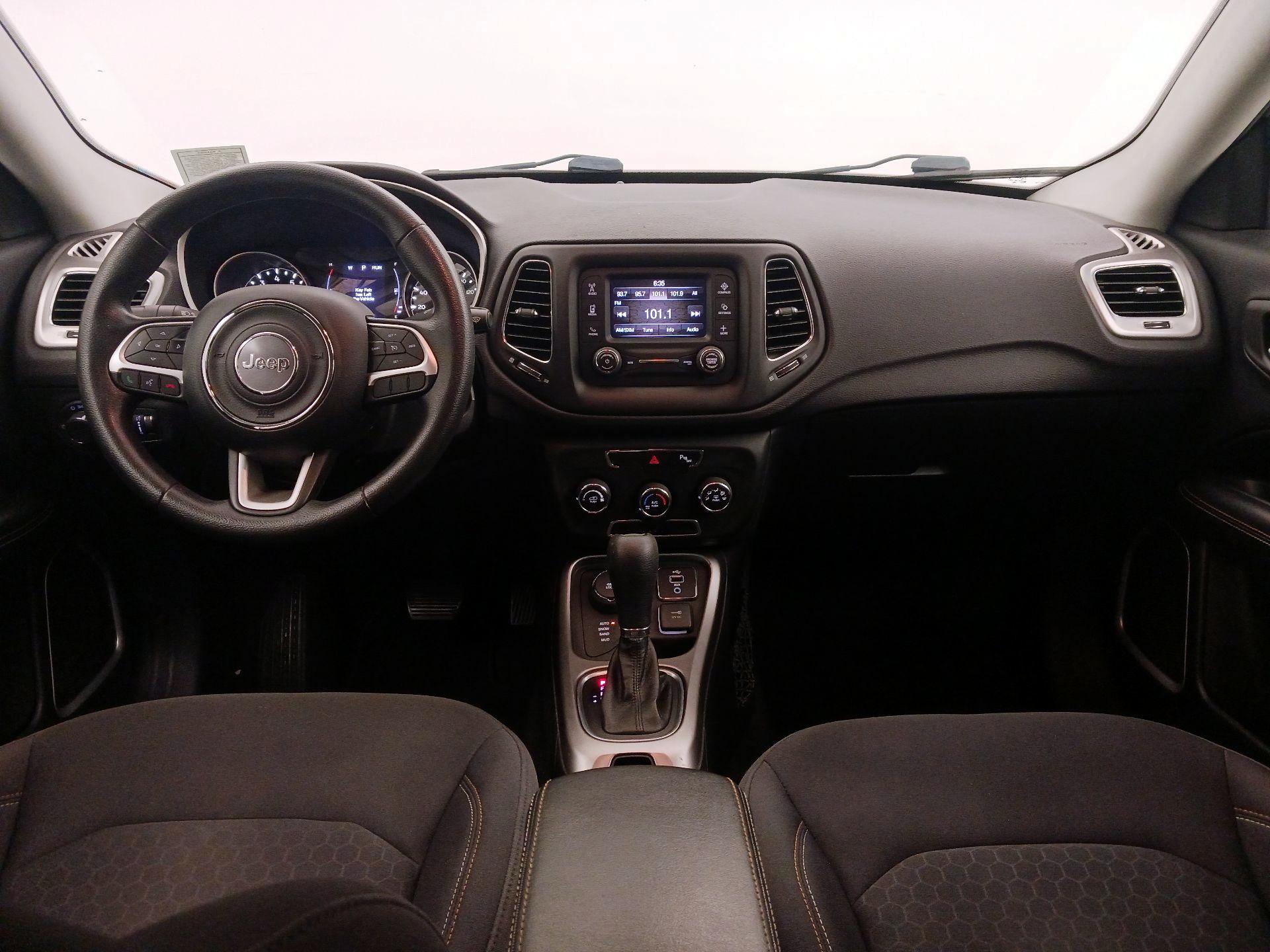 Thumbnail: 2017 Jeep Compass - 9
