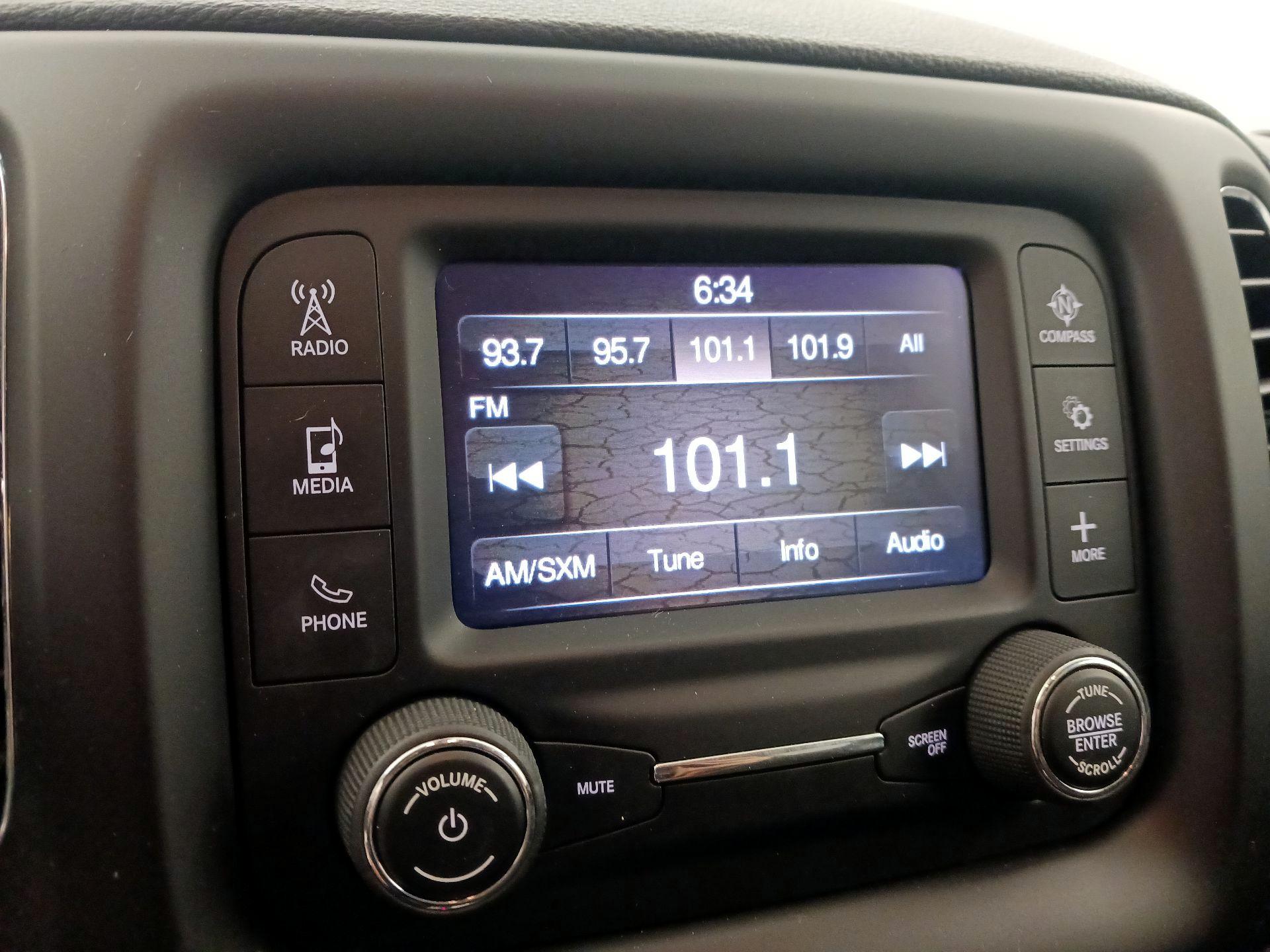 Thumbnail: 2017 Jeep Compass - 15