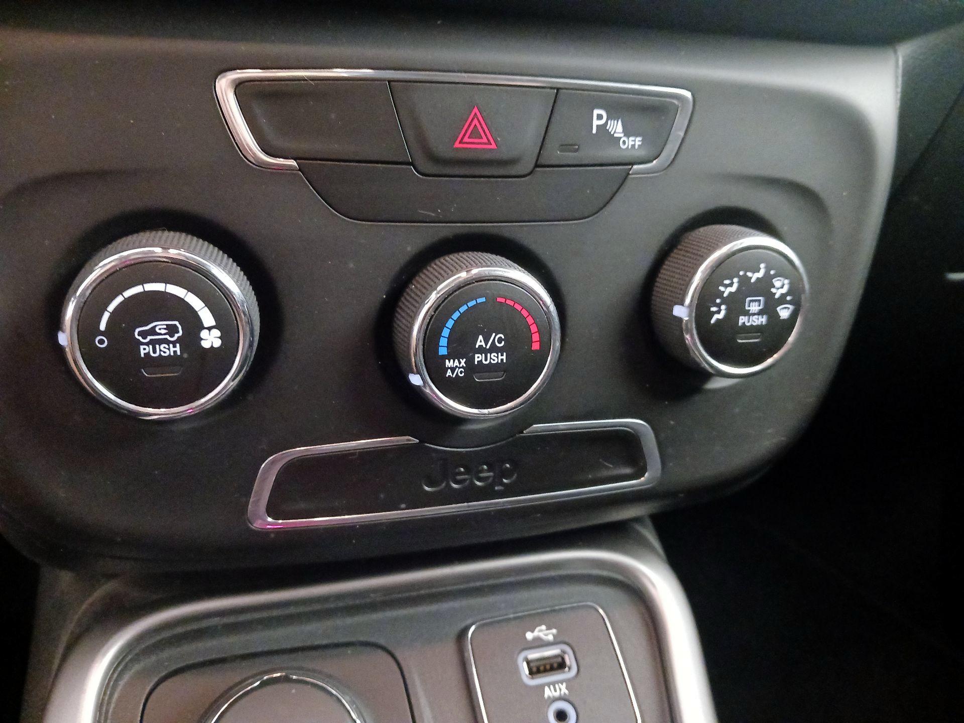 Thumbnail: 2017 Jeep Compass - 16