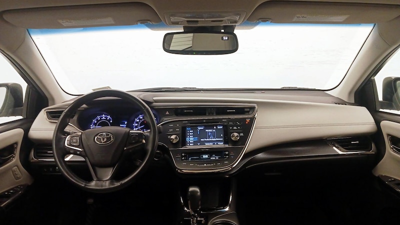 2016 Toyota Avalon Limited 9