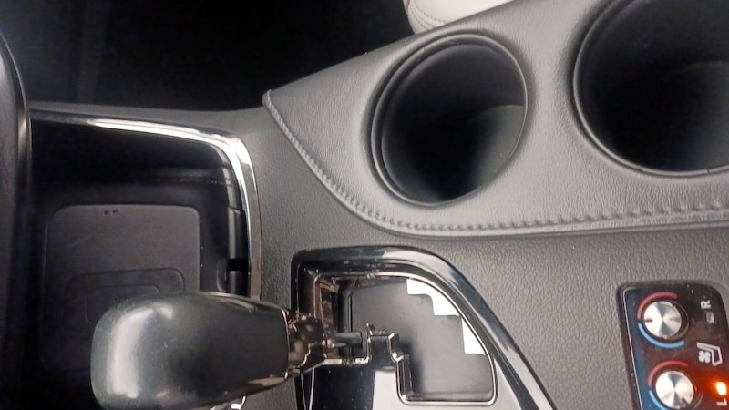 2016 Toyota Avalon Limited 17