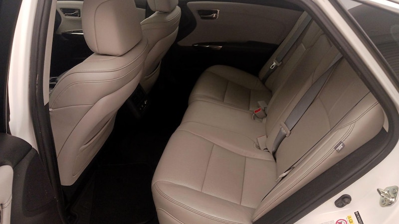 2016 Toyota Avalon Limited 19