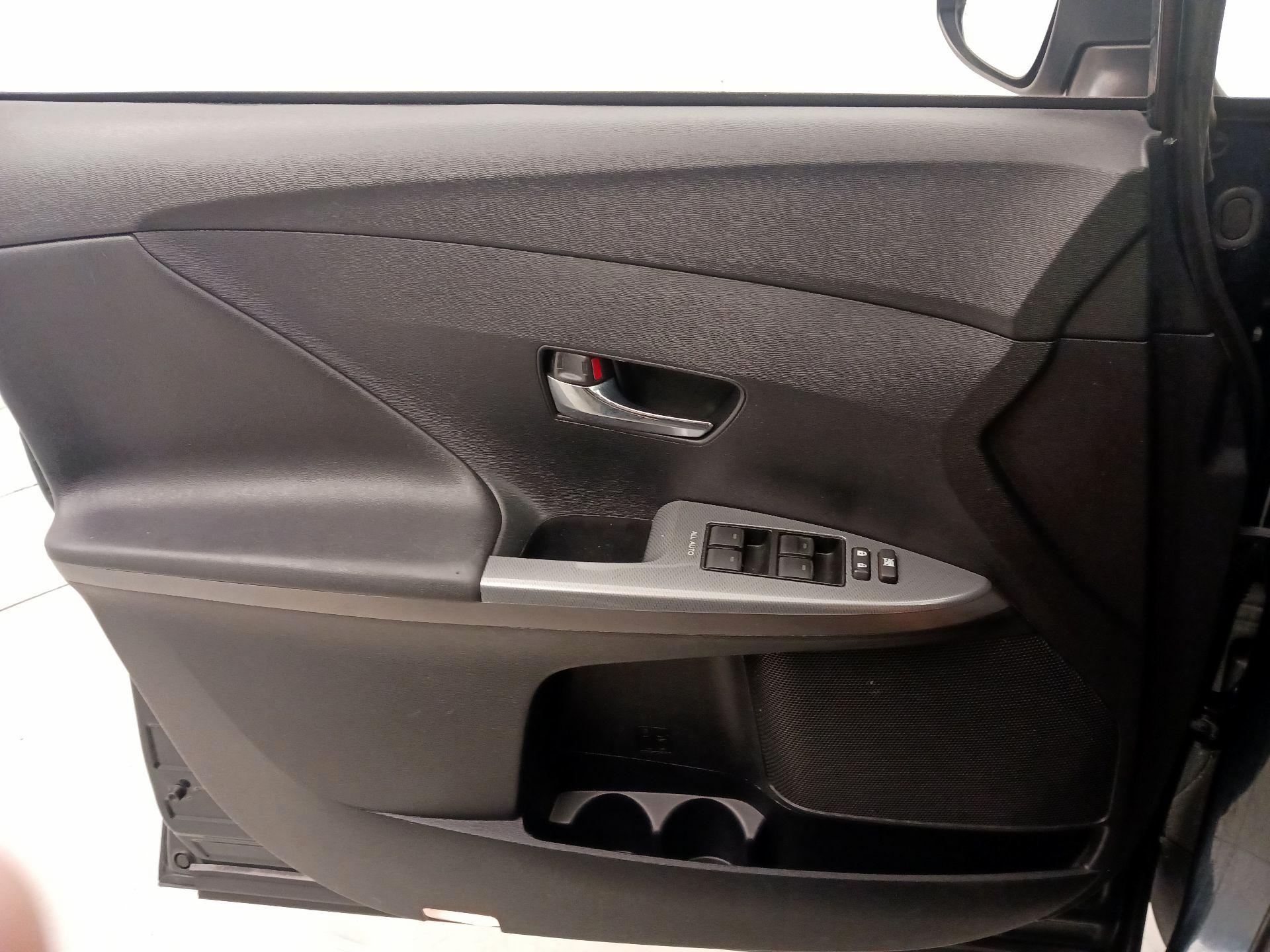 Thumbnail: 2015 Toyota Venza - 12