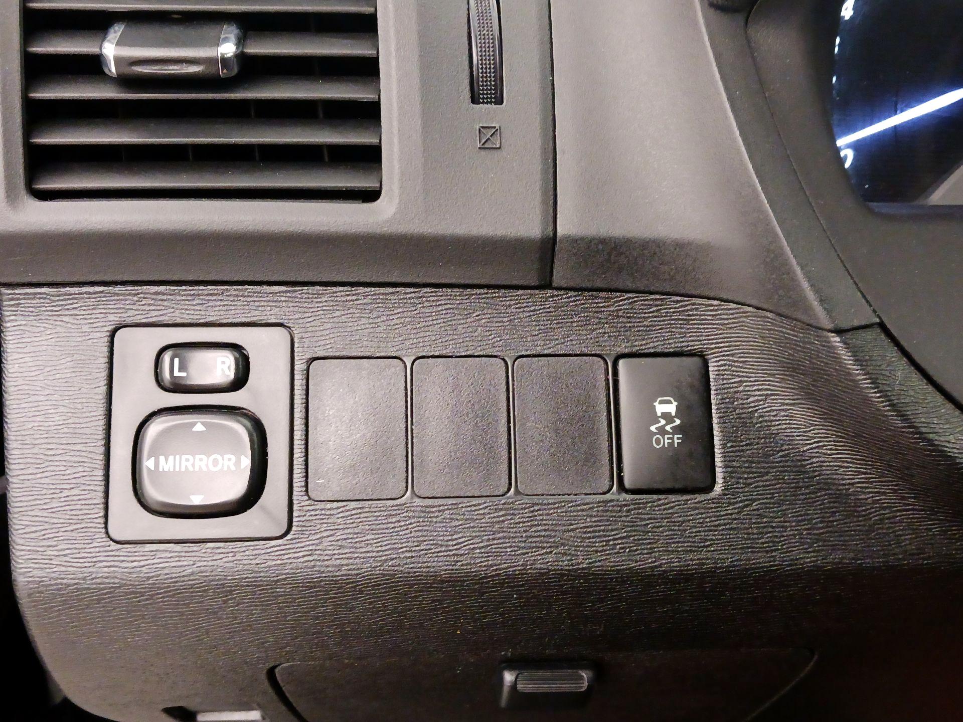 Thumbnail: 2015 Toyota Venza - 13