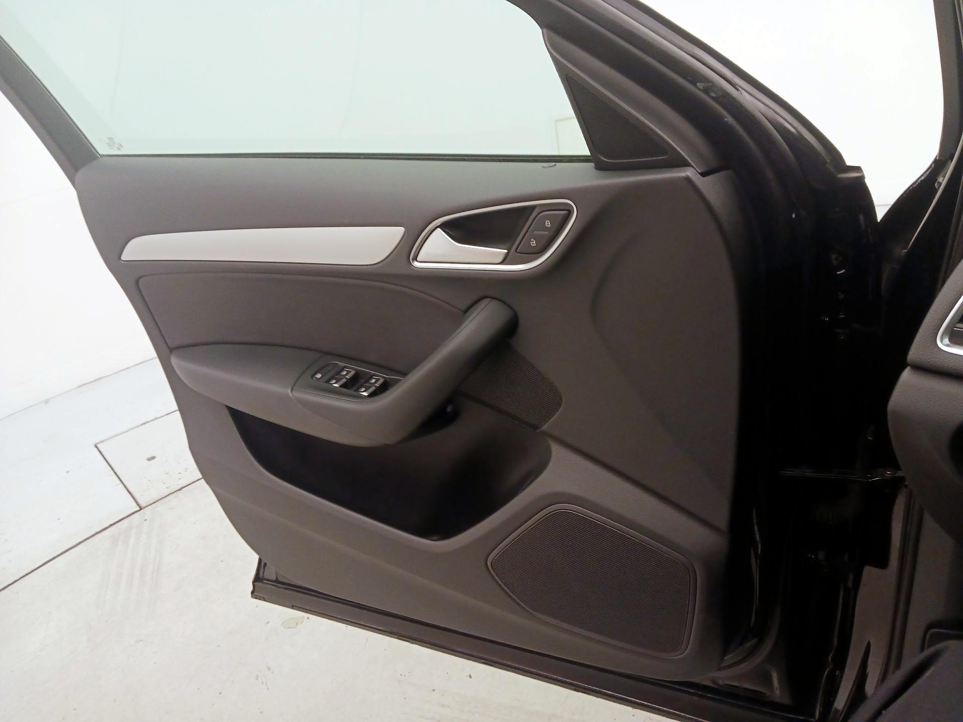 Thumbnail: 2018 Audi Q3 - 12