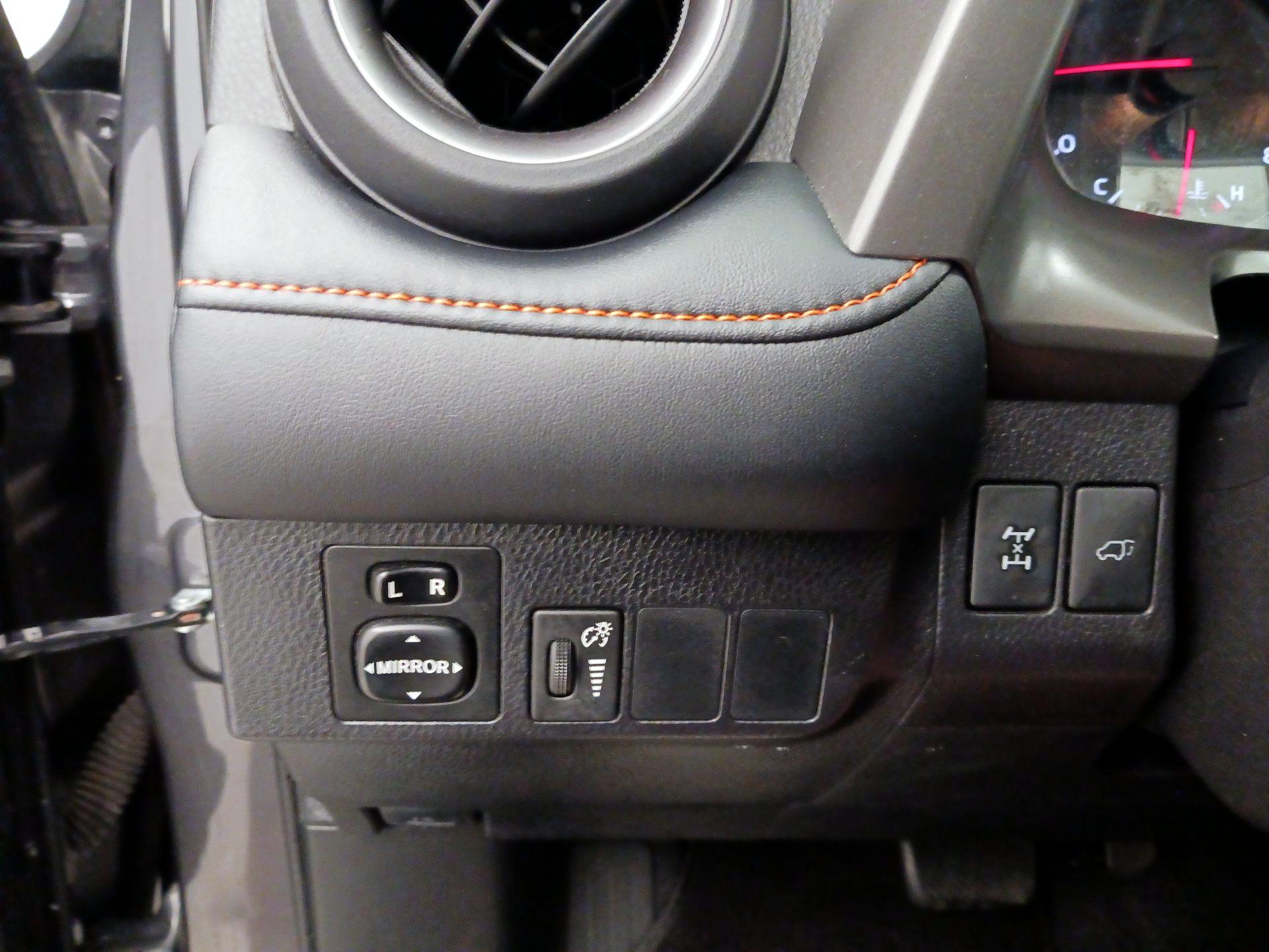 Thumbnail: 2016 Toyota RAV4 - 13