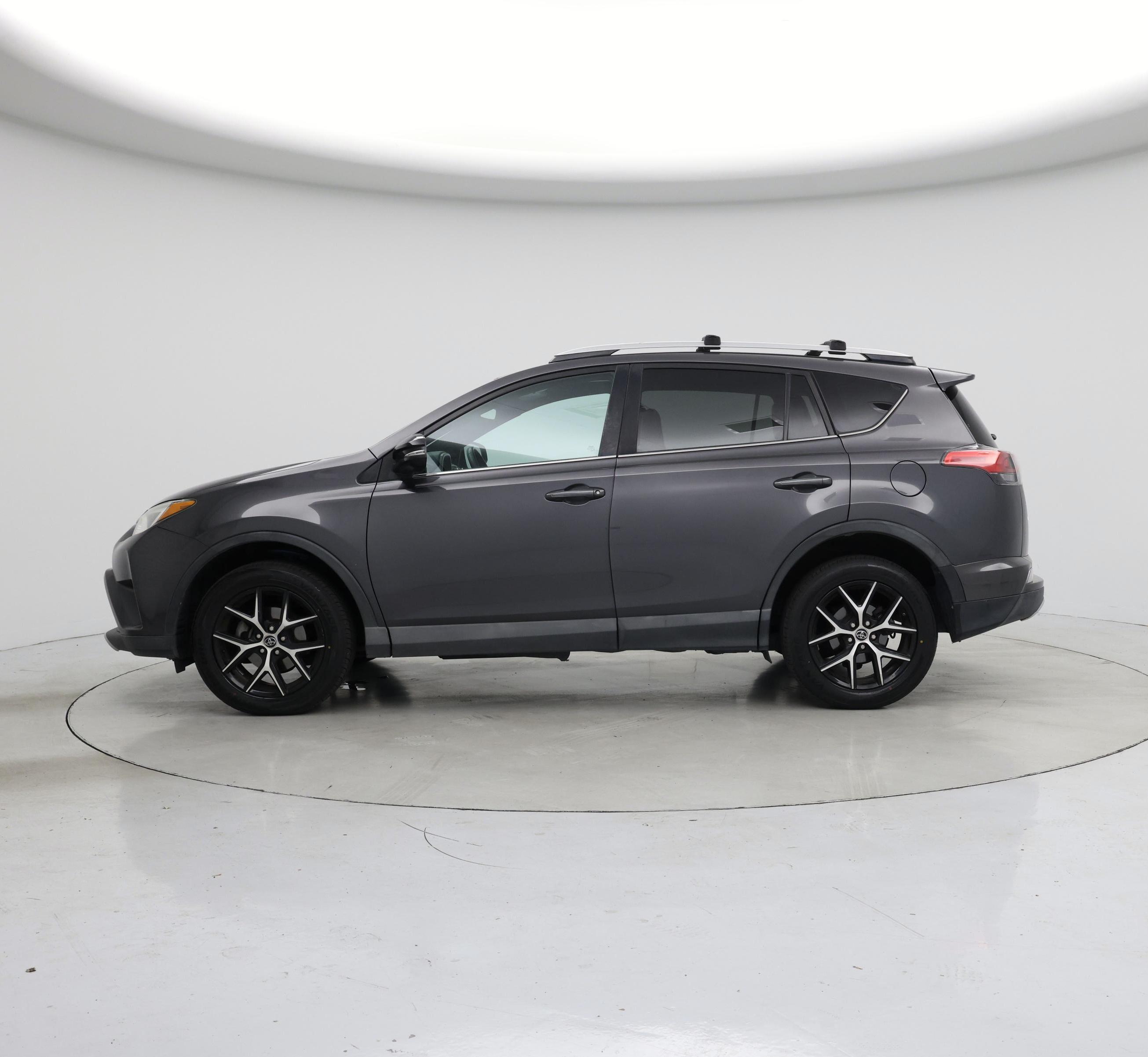 Thumbnail: 2016 Toyota RAV4 - 3