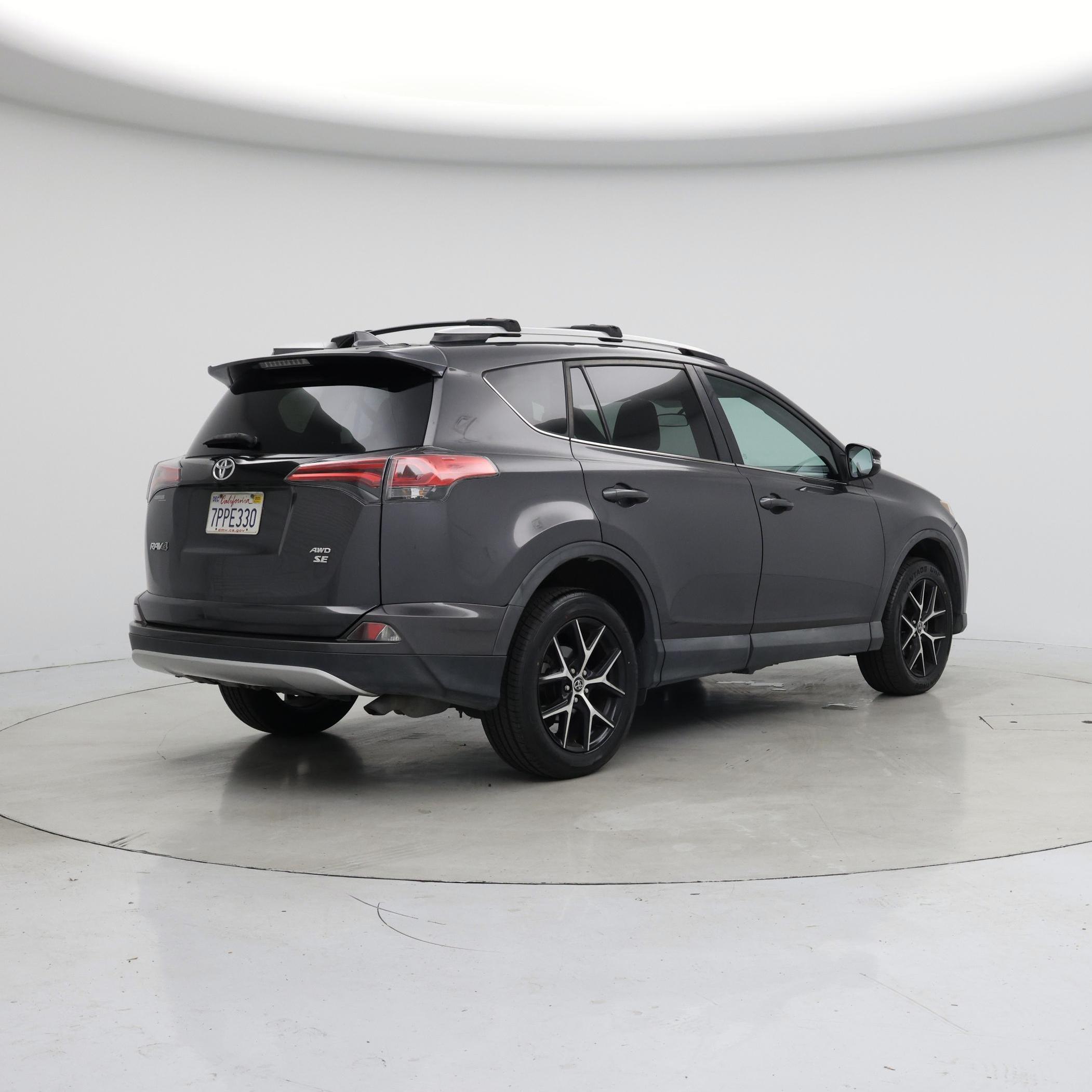 Thumbnail: 2016 Toyota RAV4 - 8