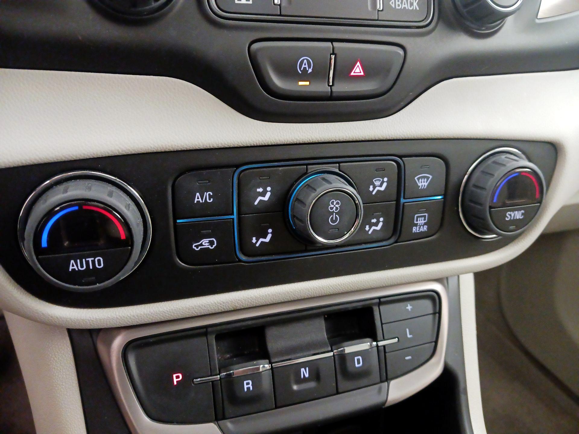 Thumbnail: 2022 GMC Terrain - 17