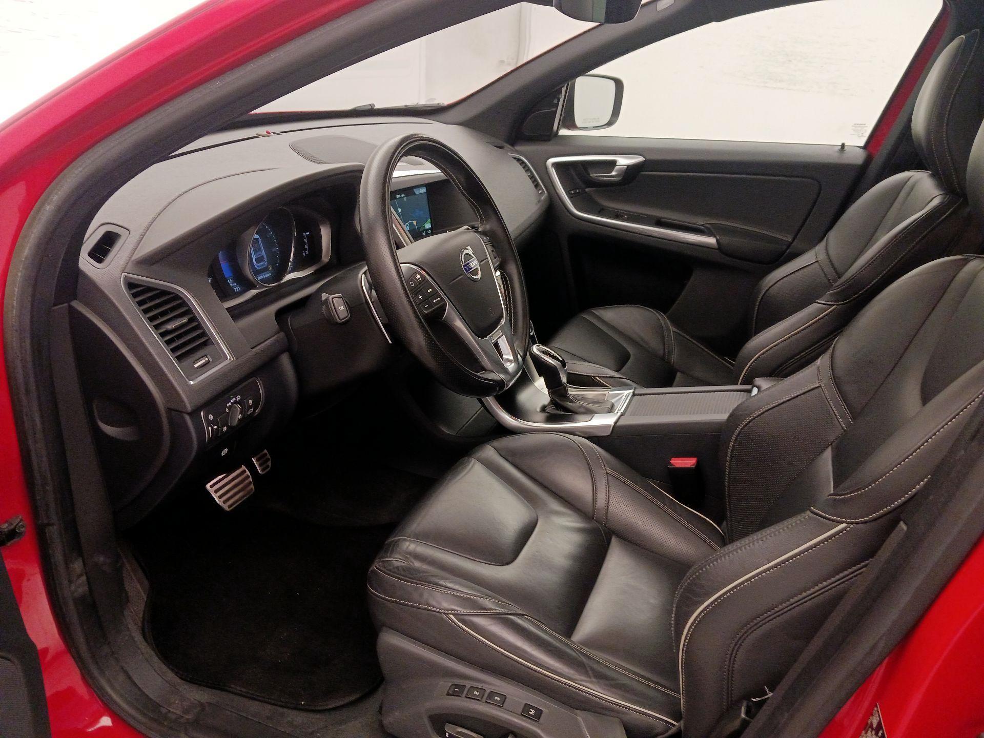 Thumbnail: 2016 Volvo XC60 - 11