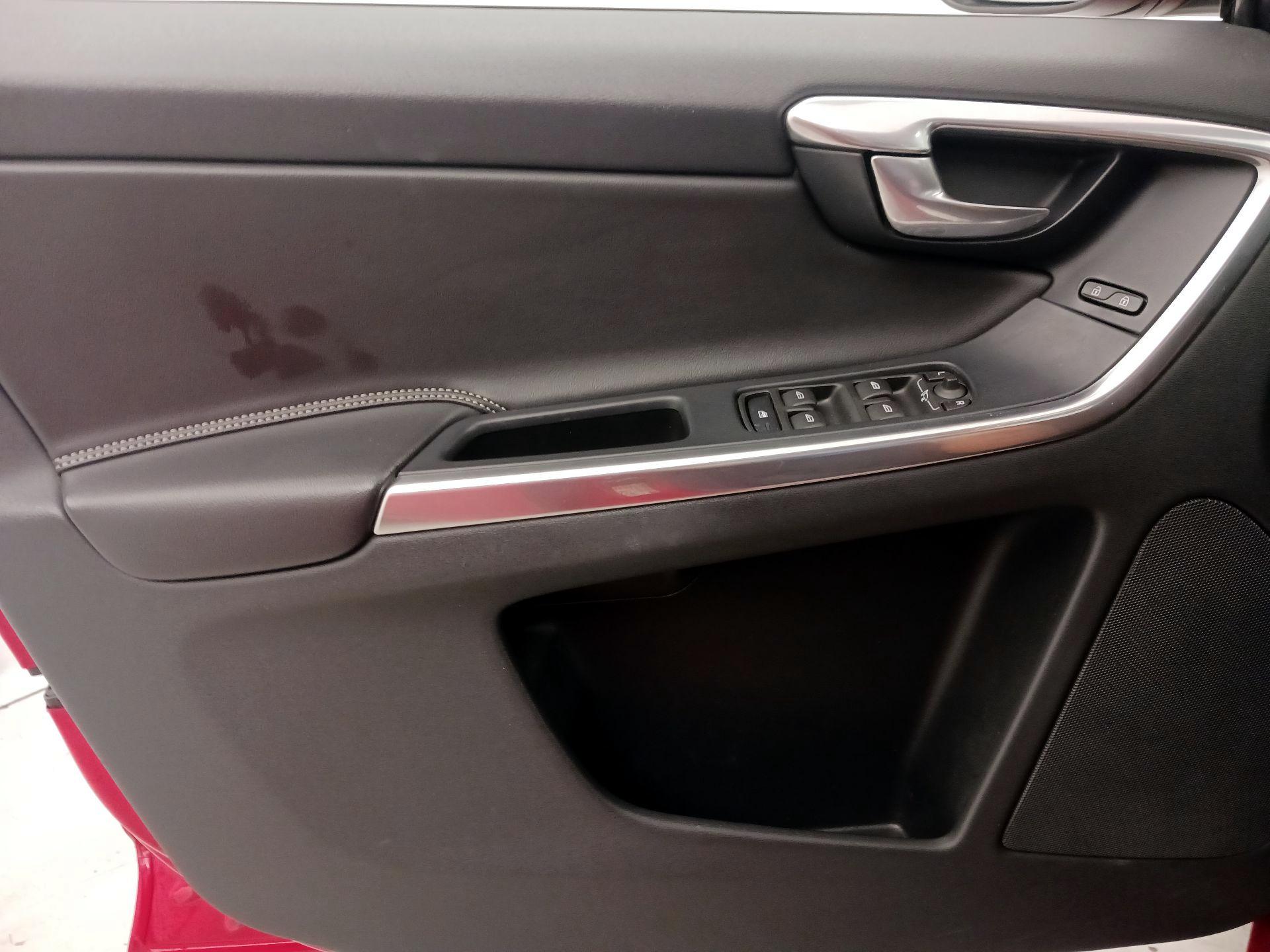 Thumbnail: 2016 Volvo XC60 - 12