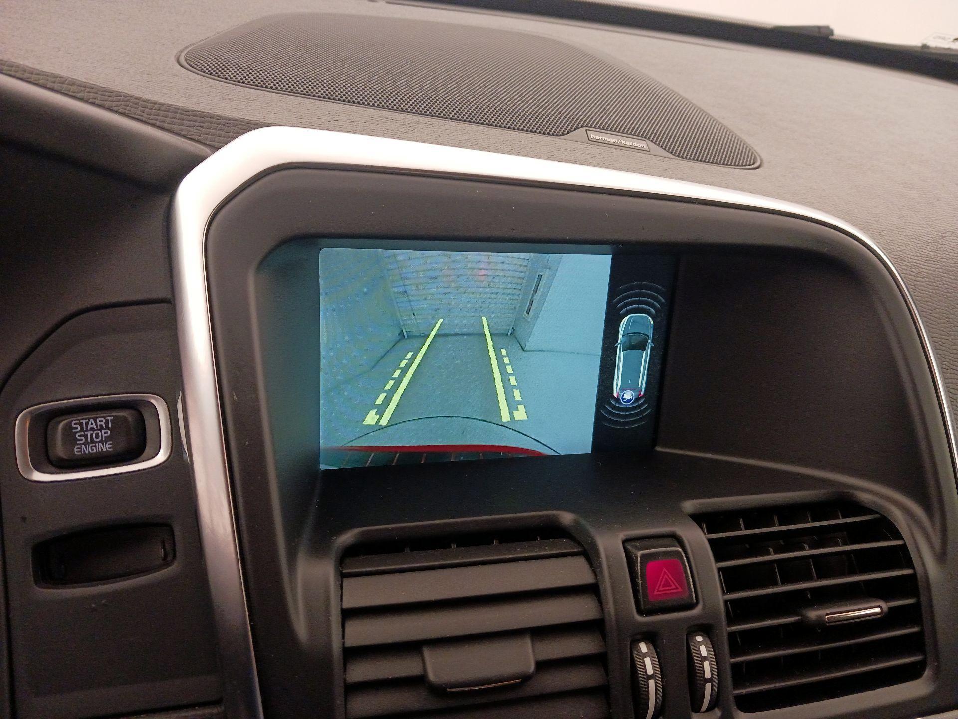 Thumbnail: 2016 Volvo XC60 - 15