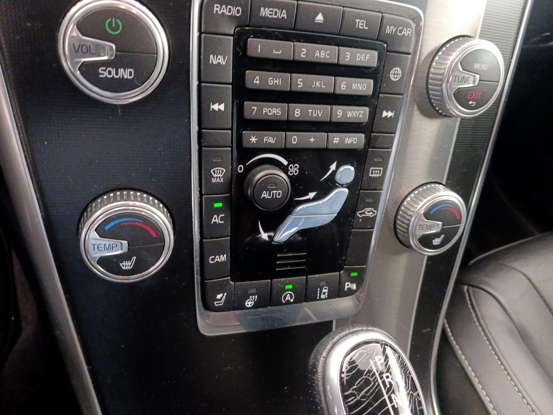 Thumbnail: 2016 Volvo XC60 - 17