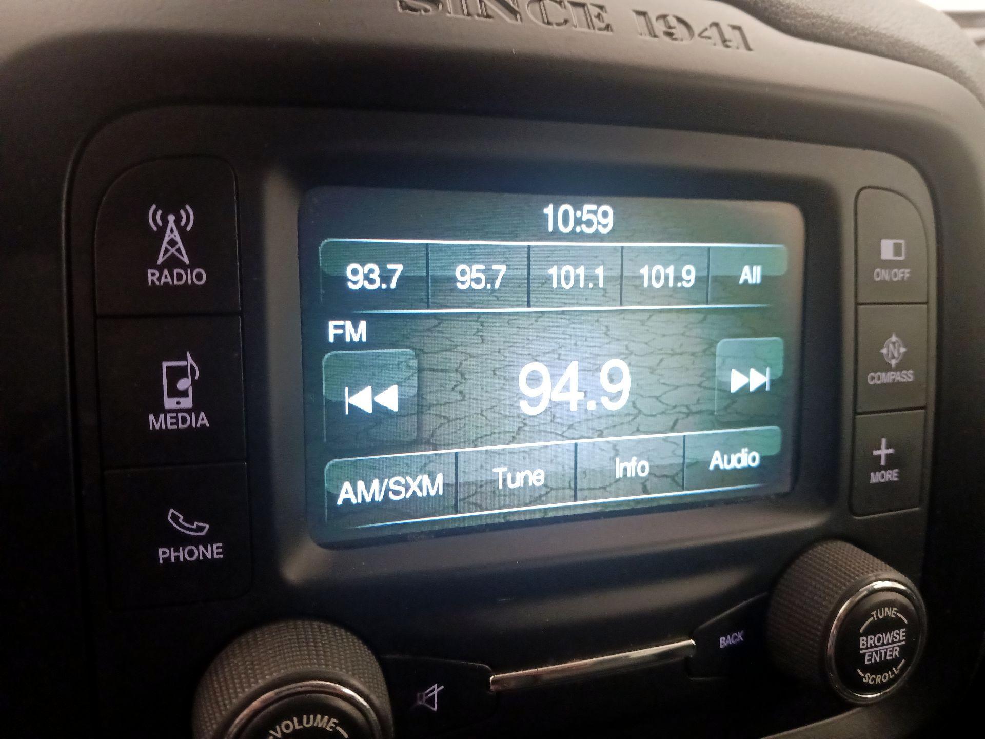 Thumbnail: 2015 Jeep Renegade - 15