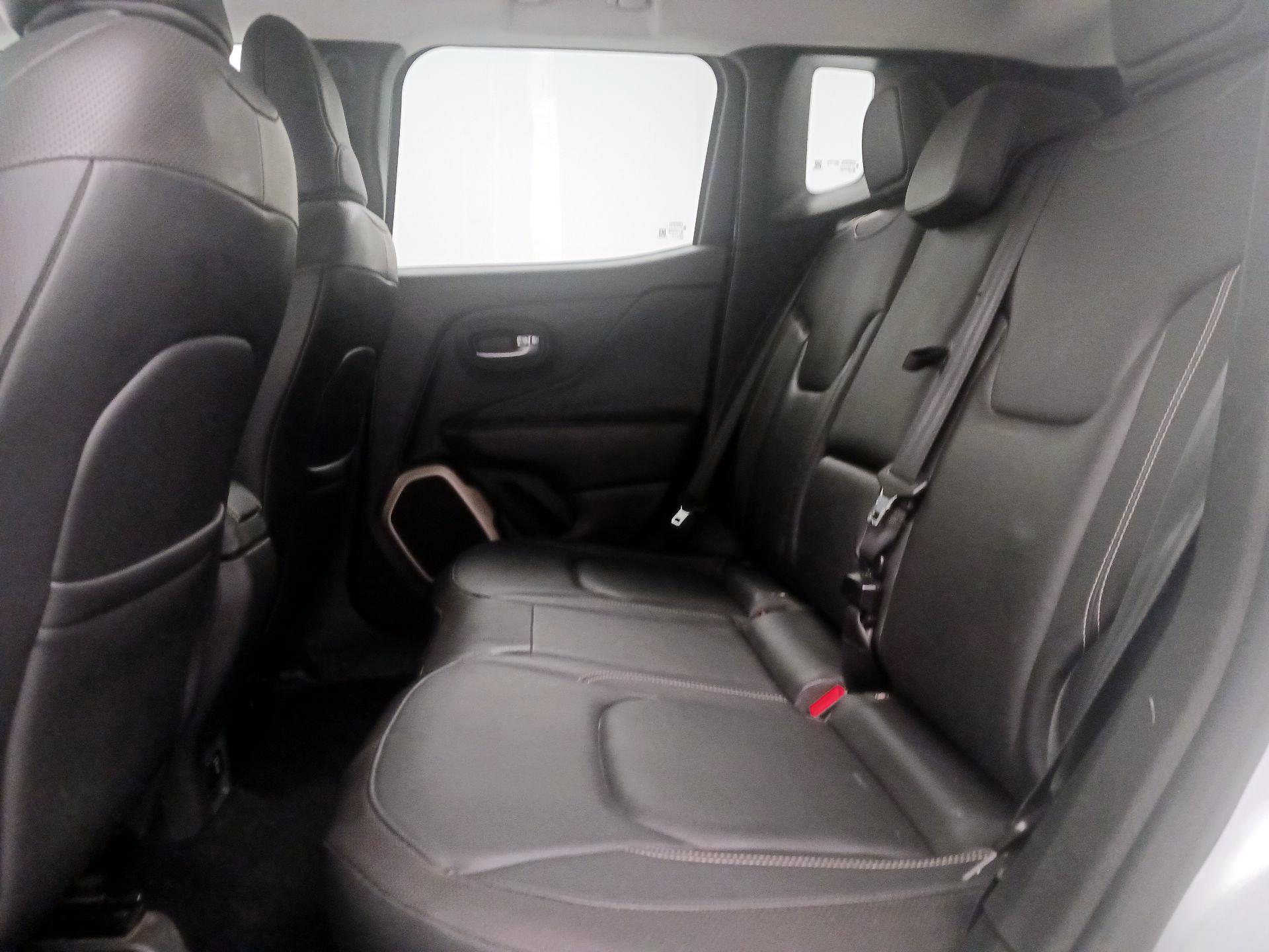 Thumbnail: 2015 Jeep Renegade - 19