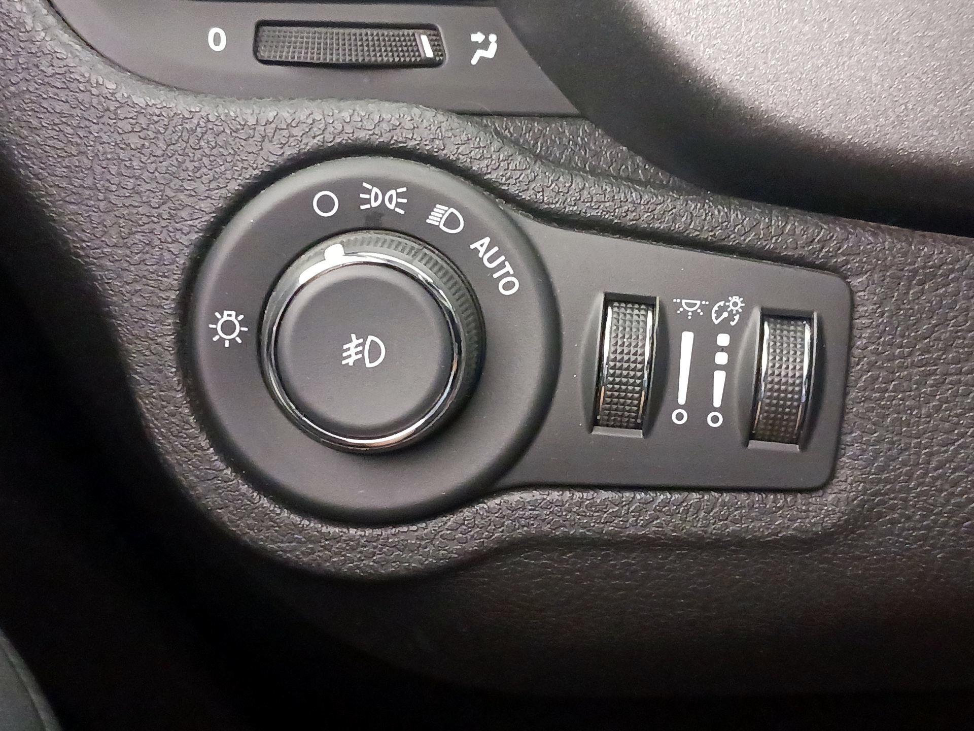 Thumbnail: 2018 Fiat 500X - 13