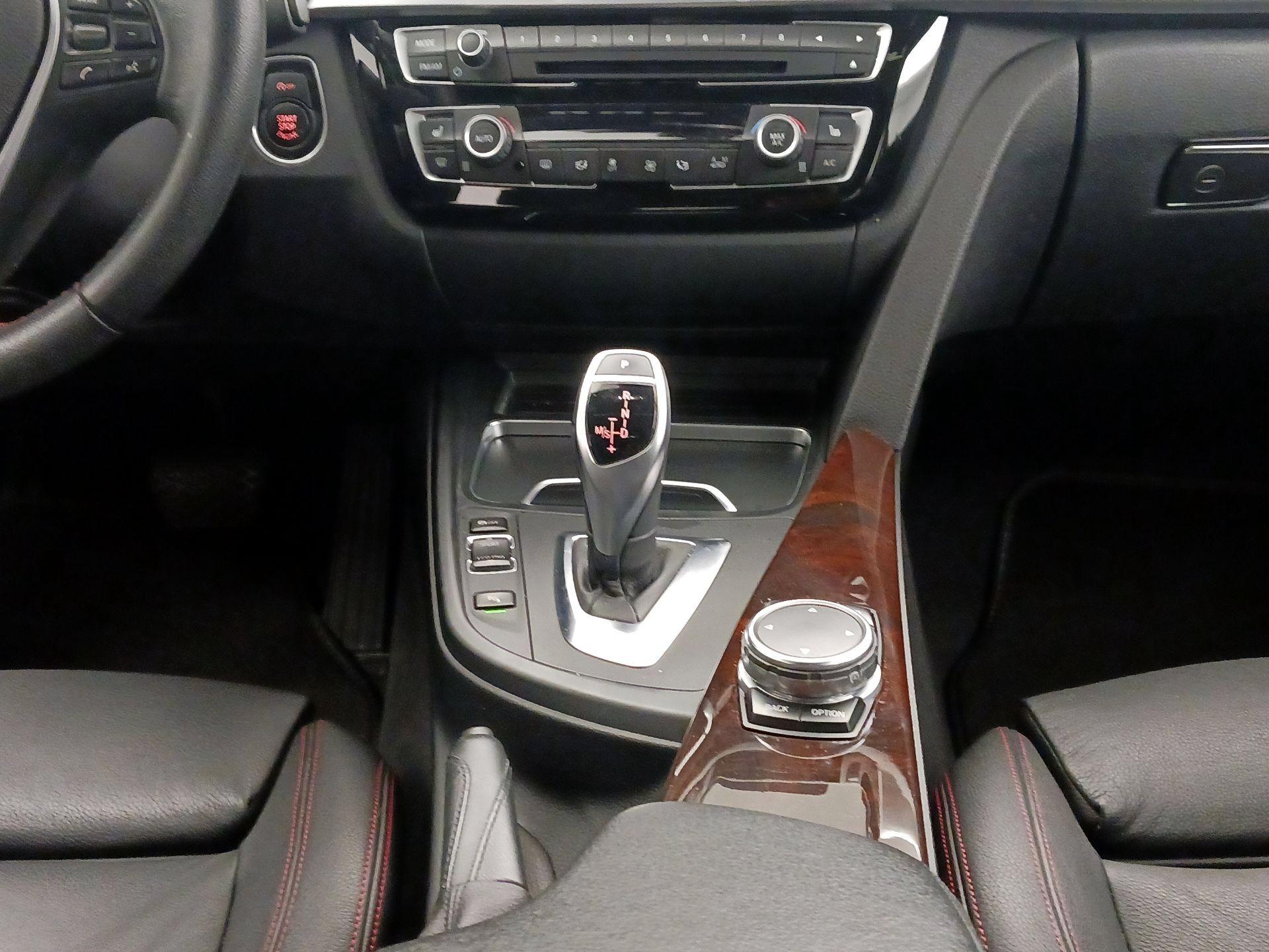 Thumbnail: 2016 BMW 3 Series - 18