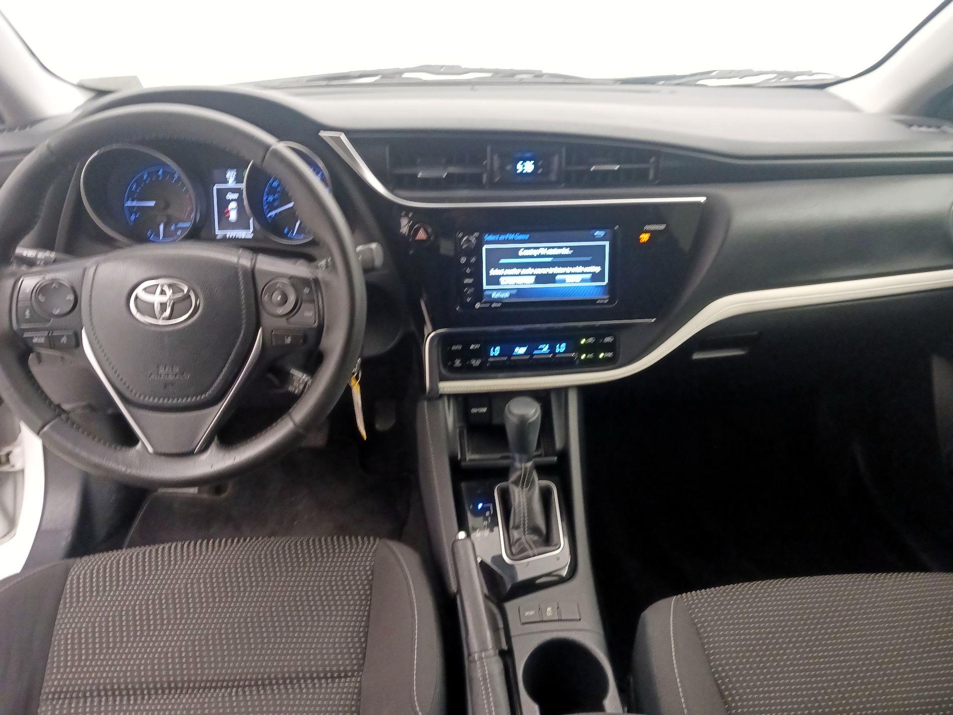 Thumbnail: 2017 Toyota Corolla iM - 9