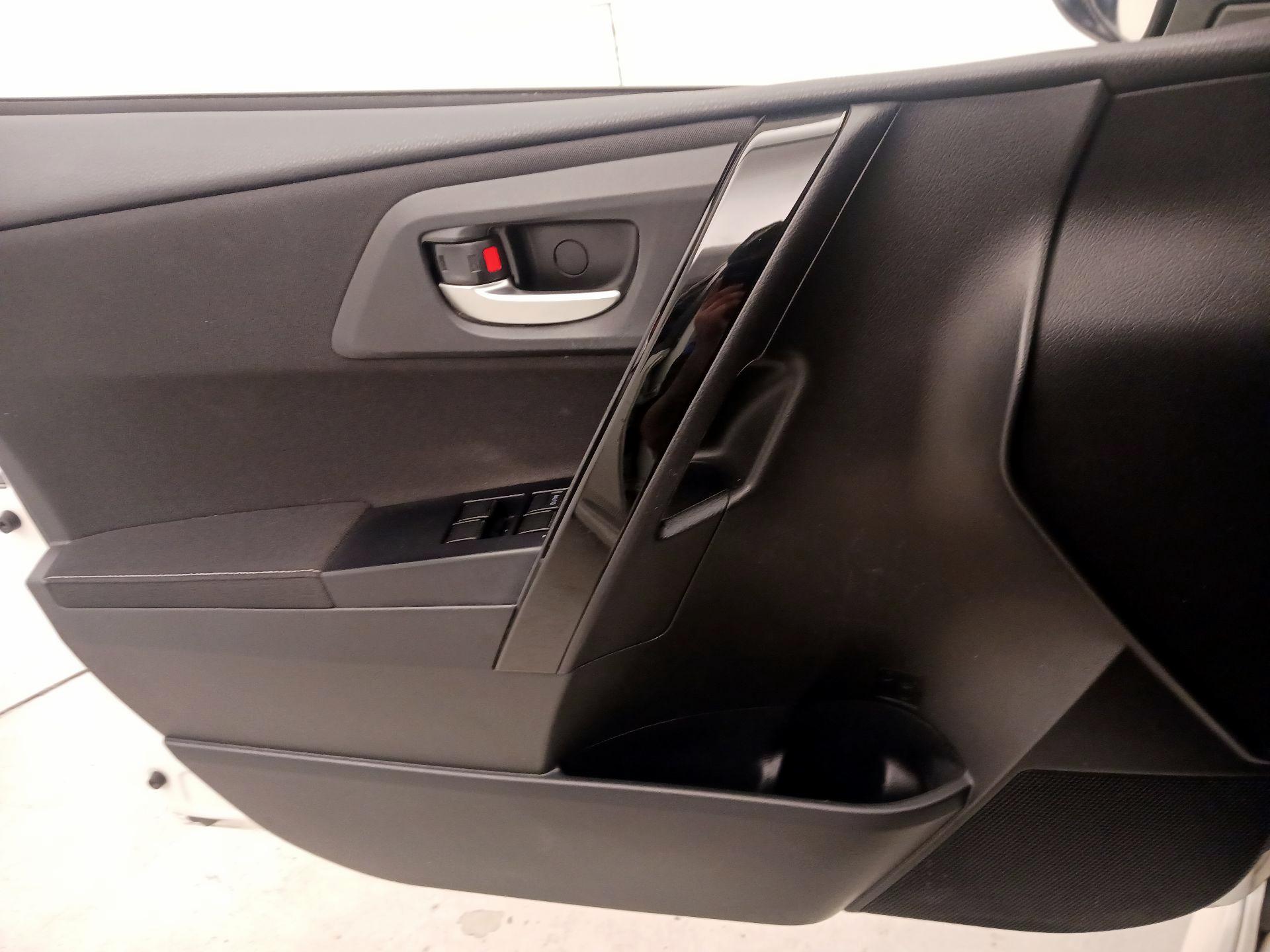 Thumbnail: 2017 Toyota Corolla iM - 12