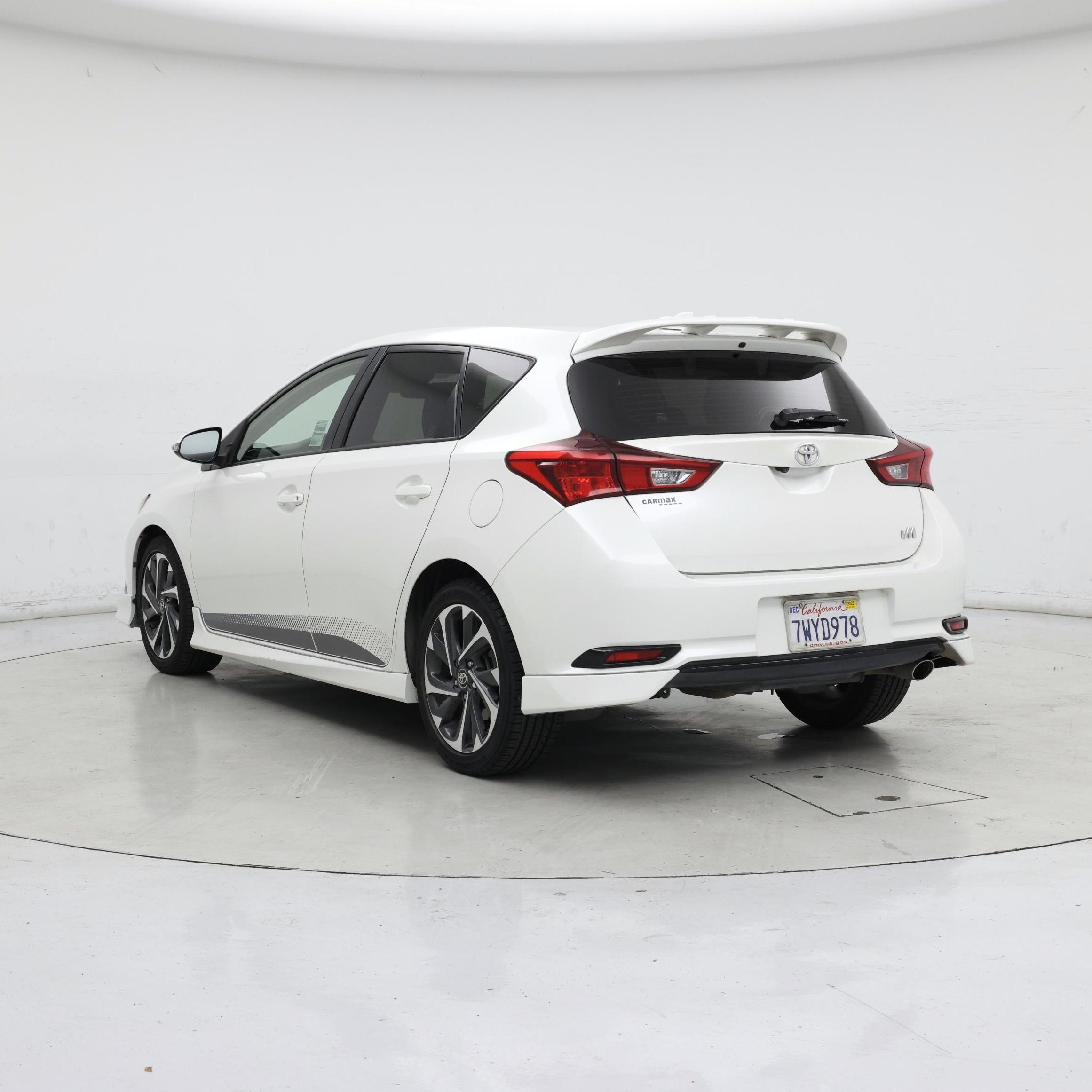 Thumbnail: 2017 Toyota Corolla iM - 2