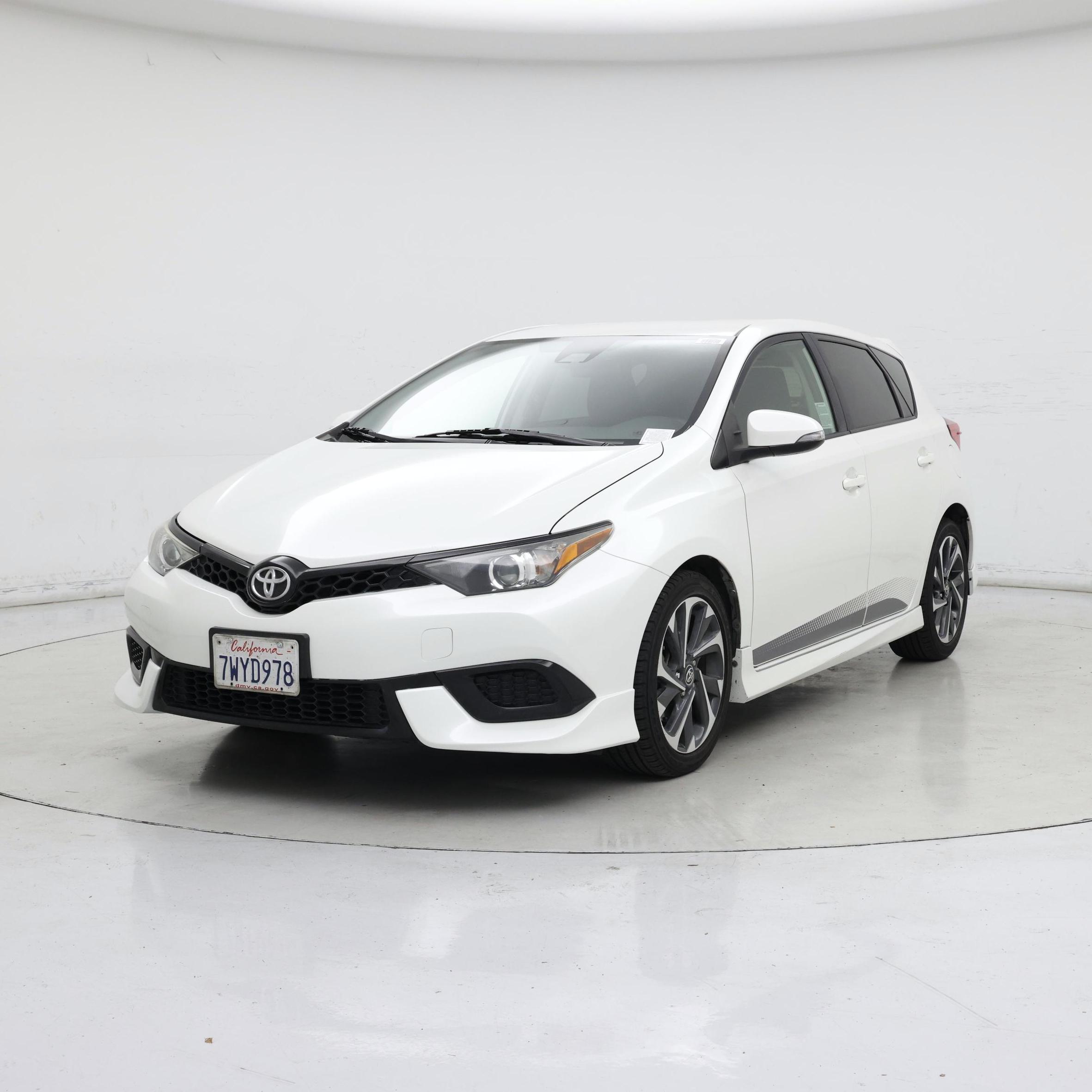 Thumbnail: 2017 Toyota Corolla iM - 4