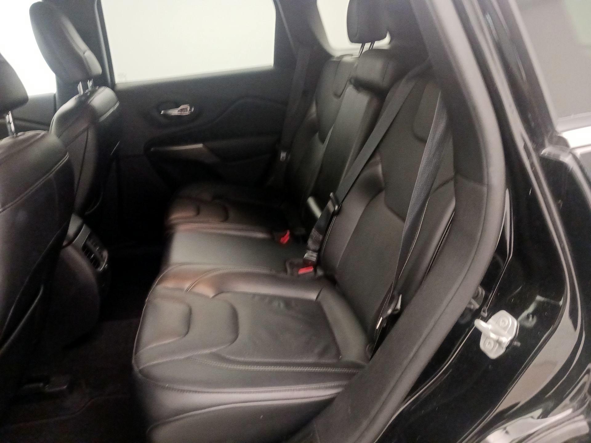 Thumbnail: 2021 Jeep Cherokee - 19