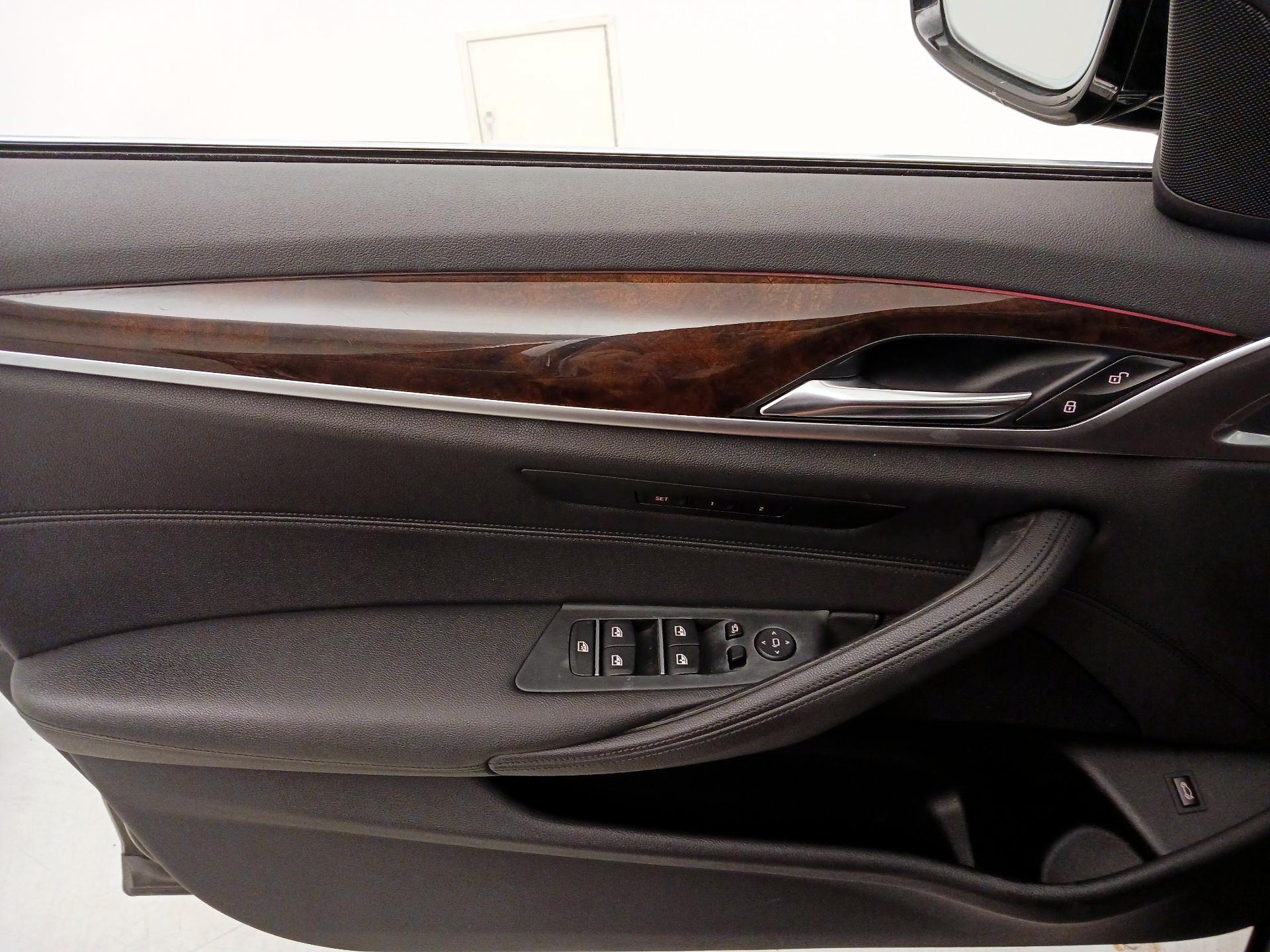 Thumbnail: 2017 BMW 5 Series - 12
