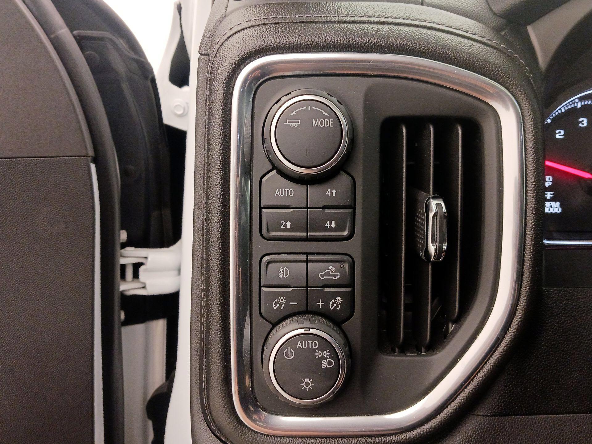 Thumbnail: 2020 Chevrolet Silverado 1500 - 13