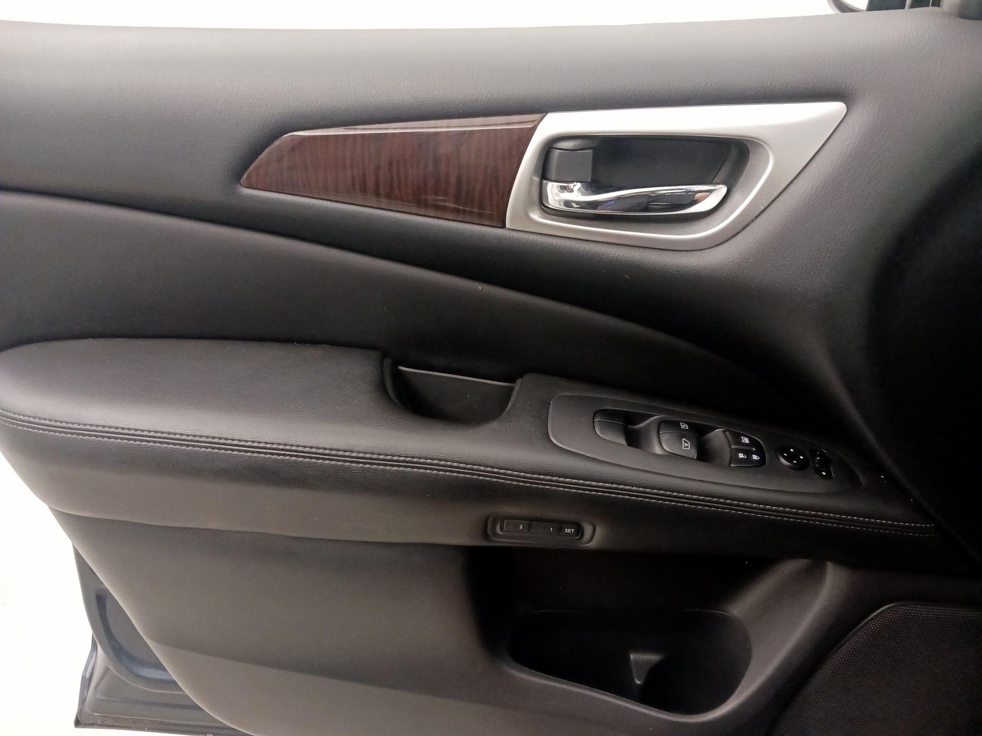 Thumbnail: 2014 Nissan Pathfinder - 12