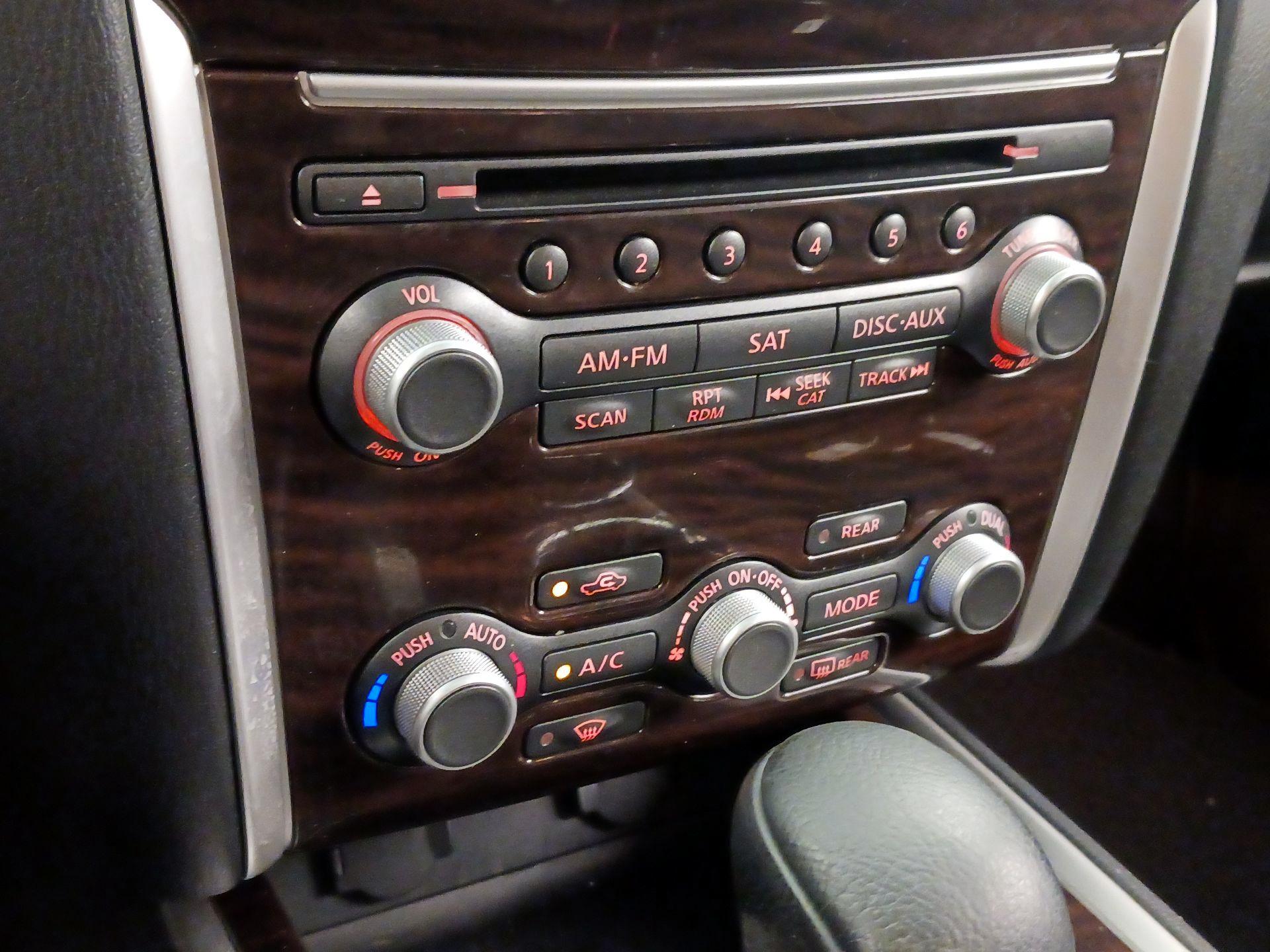Thumbnail: 2014 Nissan Pathfinder - 17