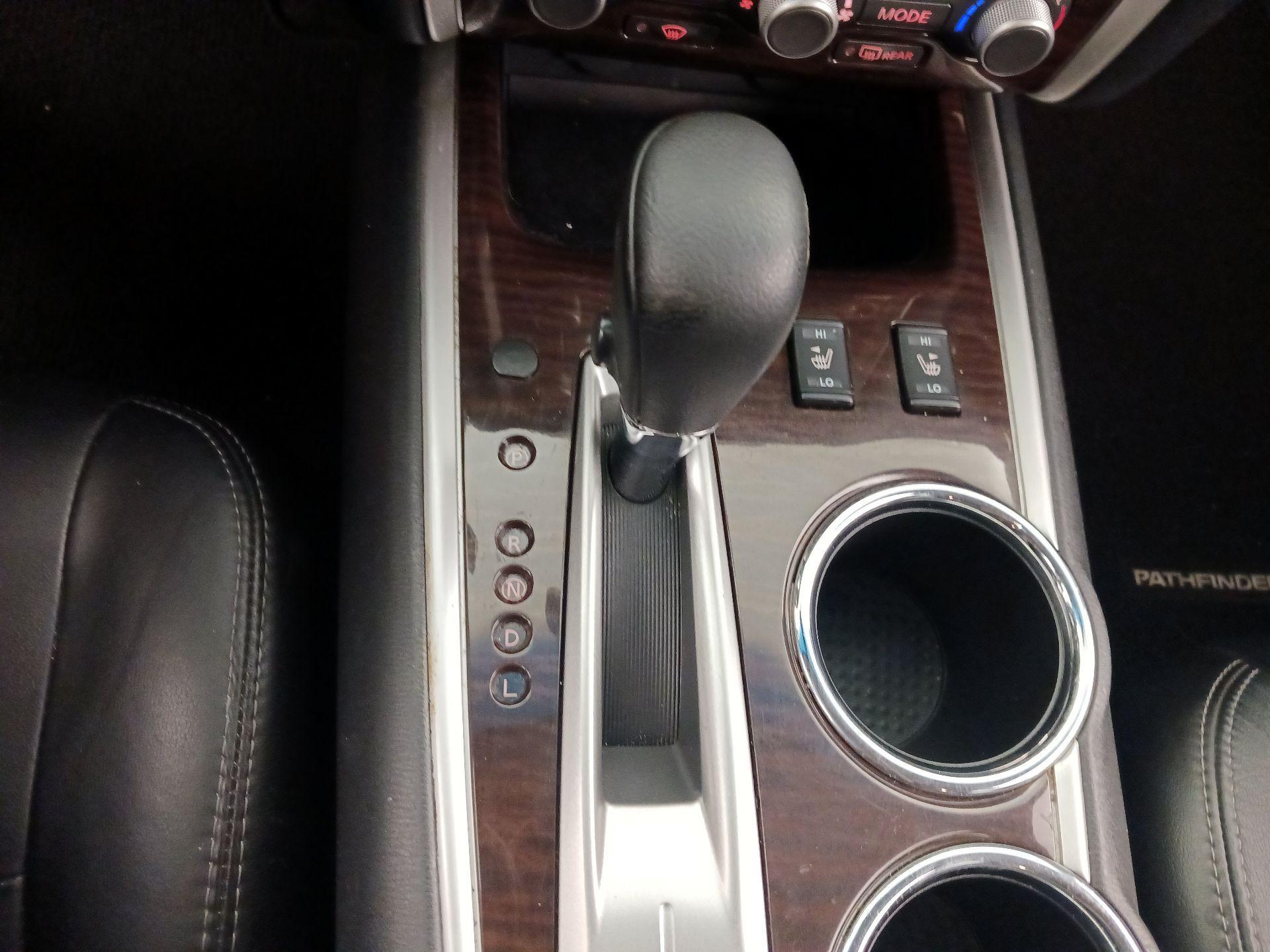 Thumbnail: 2014 Nissan Pathfinder - 18